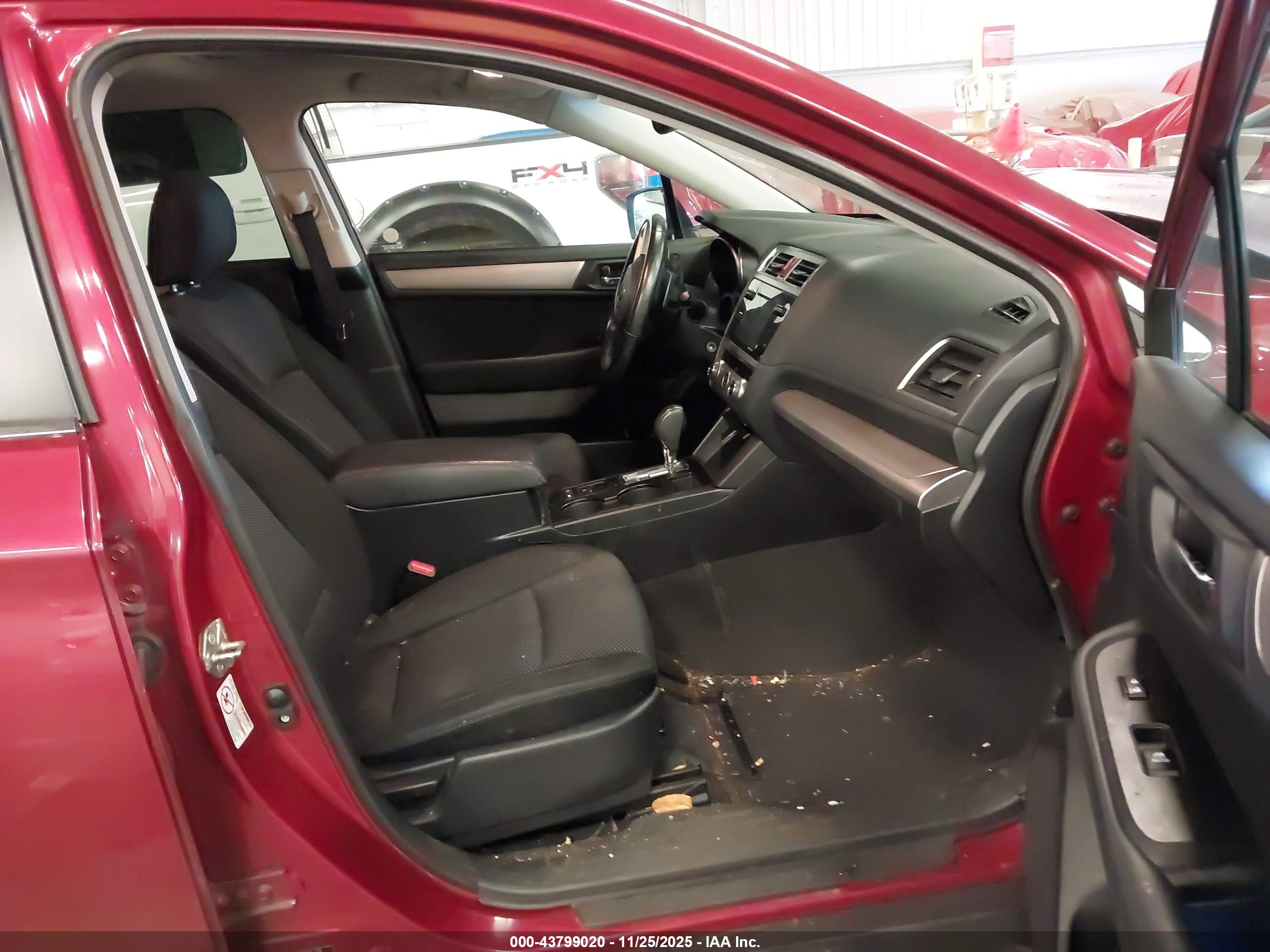 SUBARU OUTBACK image 5