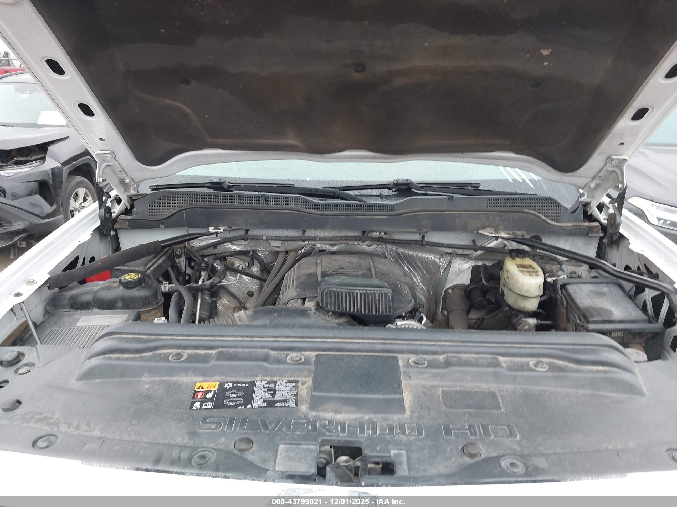 CHEVROLET SILVERADO image 10