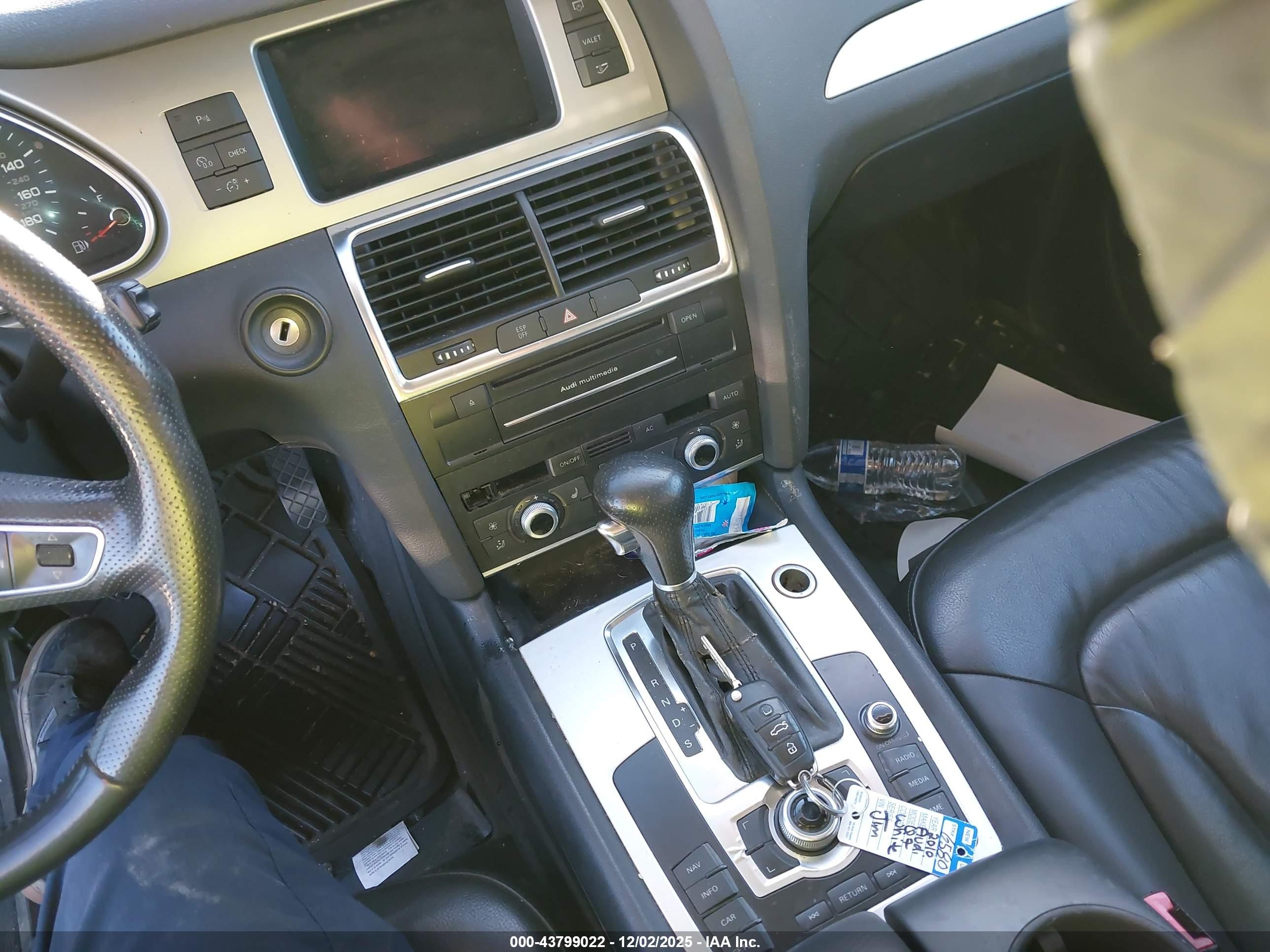 AUDI Q7 image 11