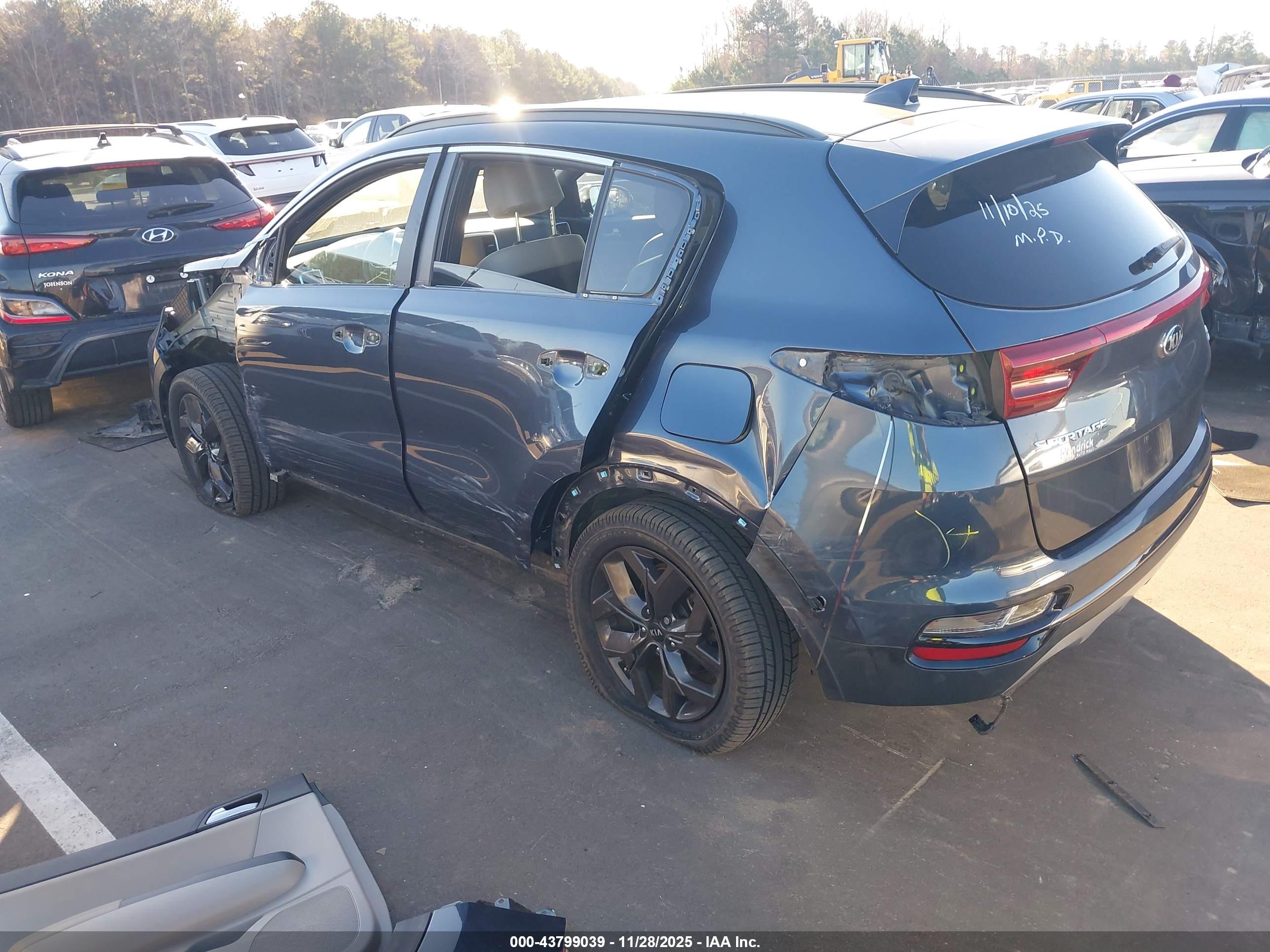 KIA SPORTAGE image 3