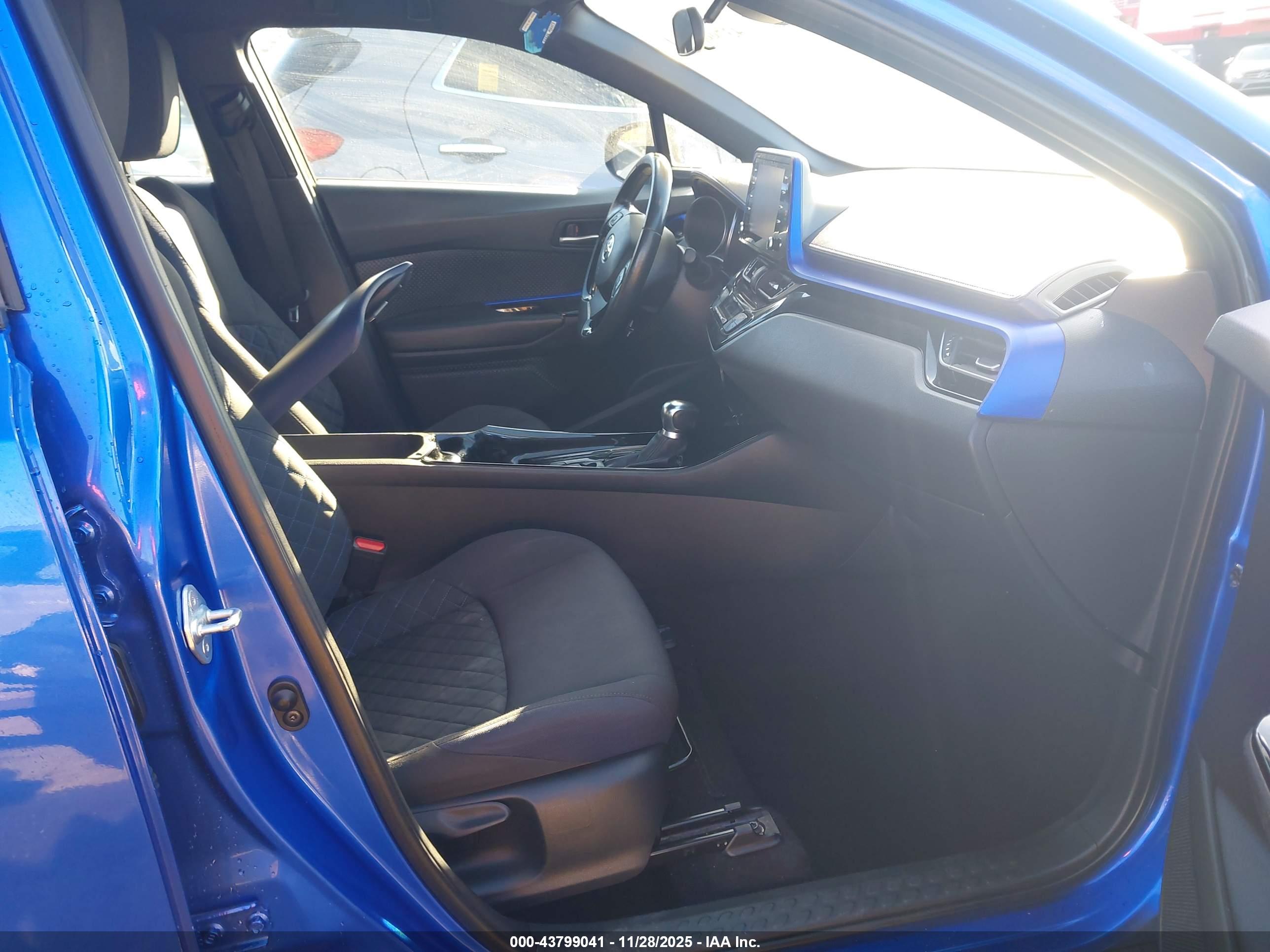 TOYOTA C-HR image 5