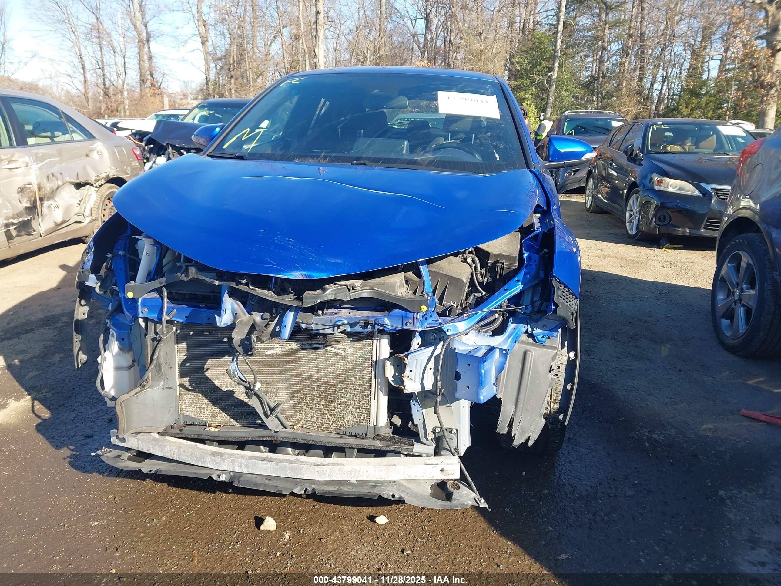 TOYOTA C-HR image 6
