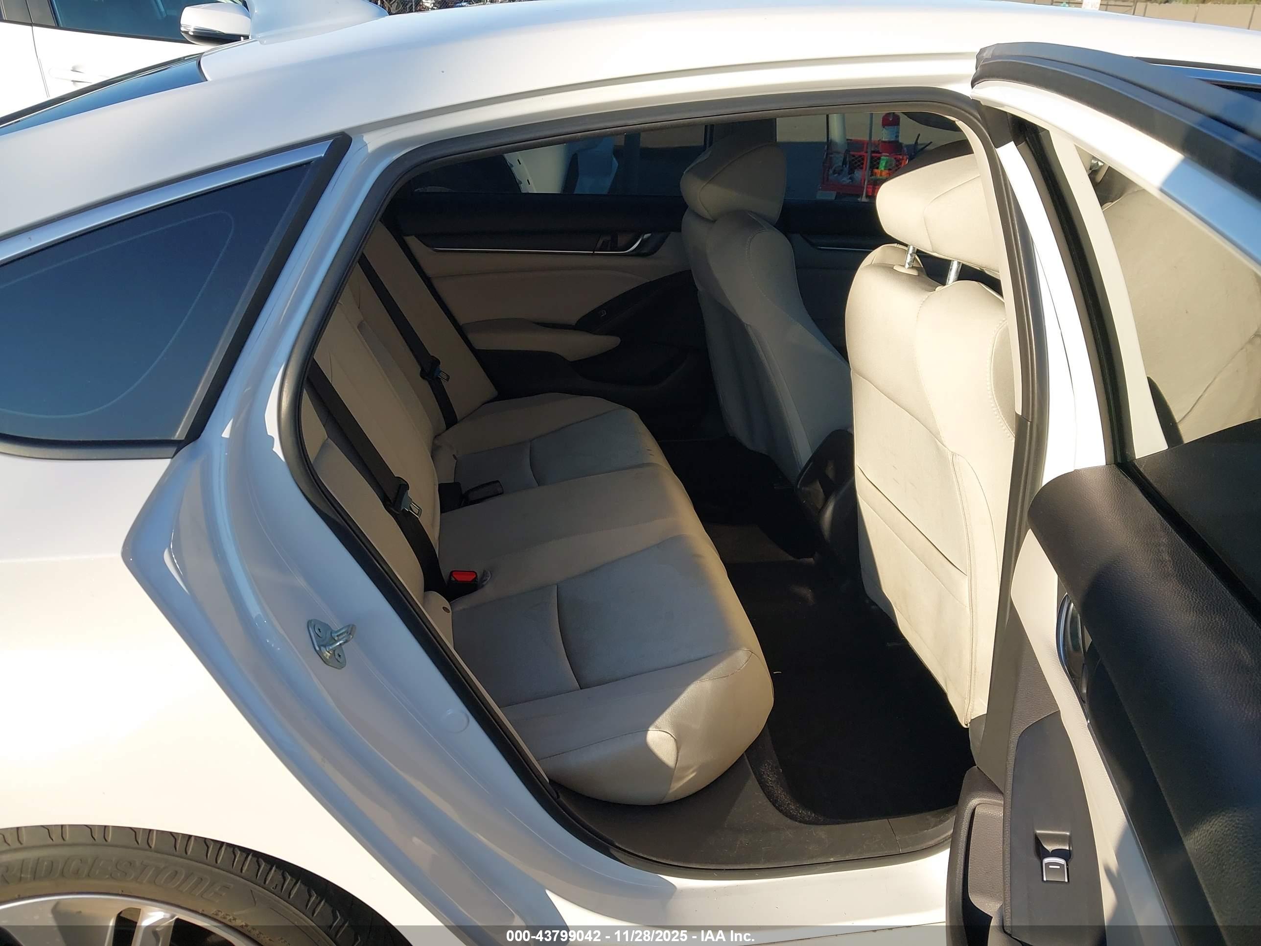 HONDA ACCORD image 8