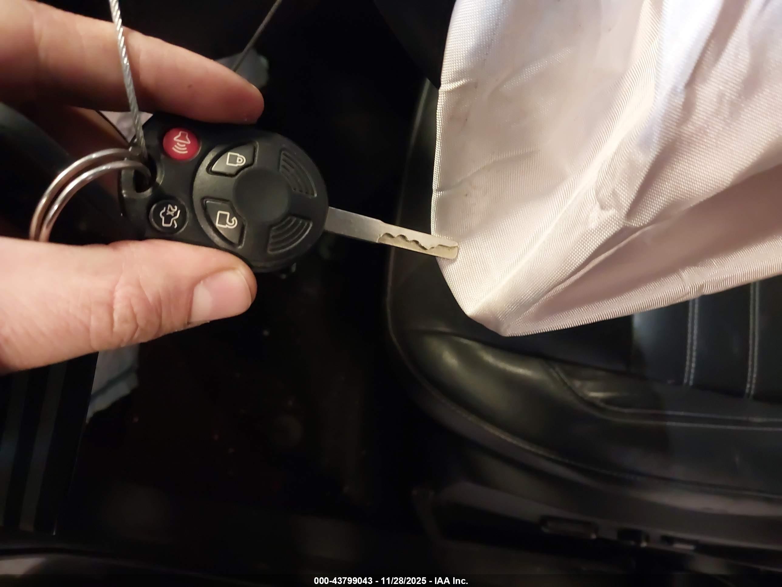 FORD ESCAPE image 11
