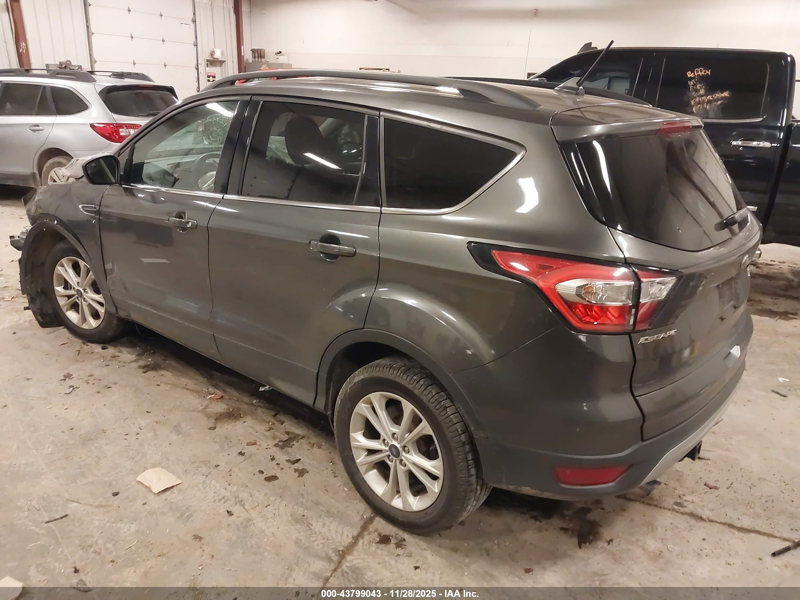 FORD ESCAPE image 3