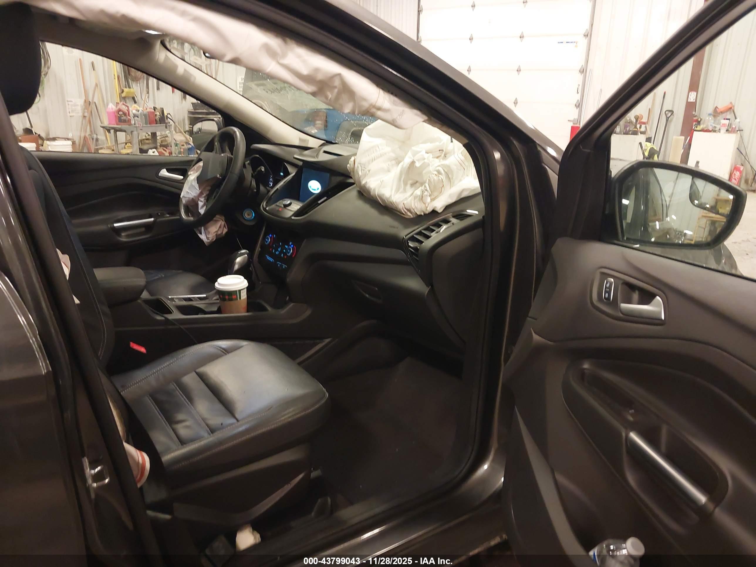 FORD ESCAPE image 5