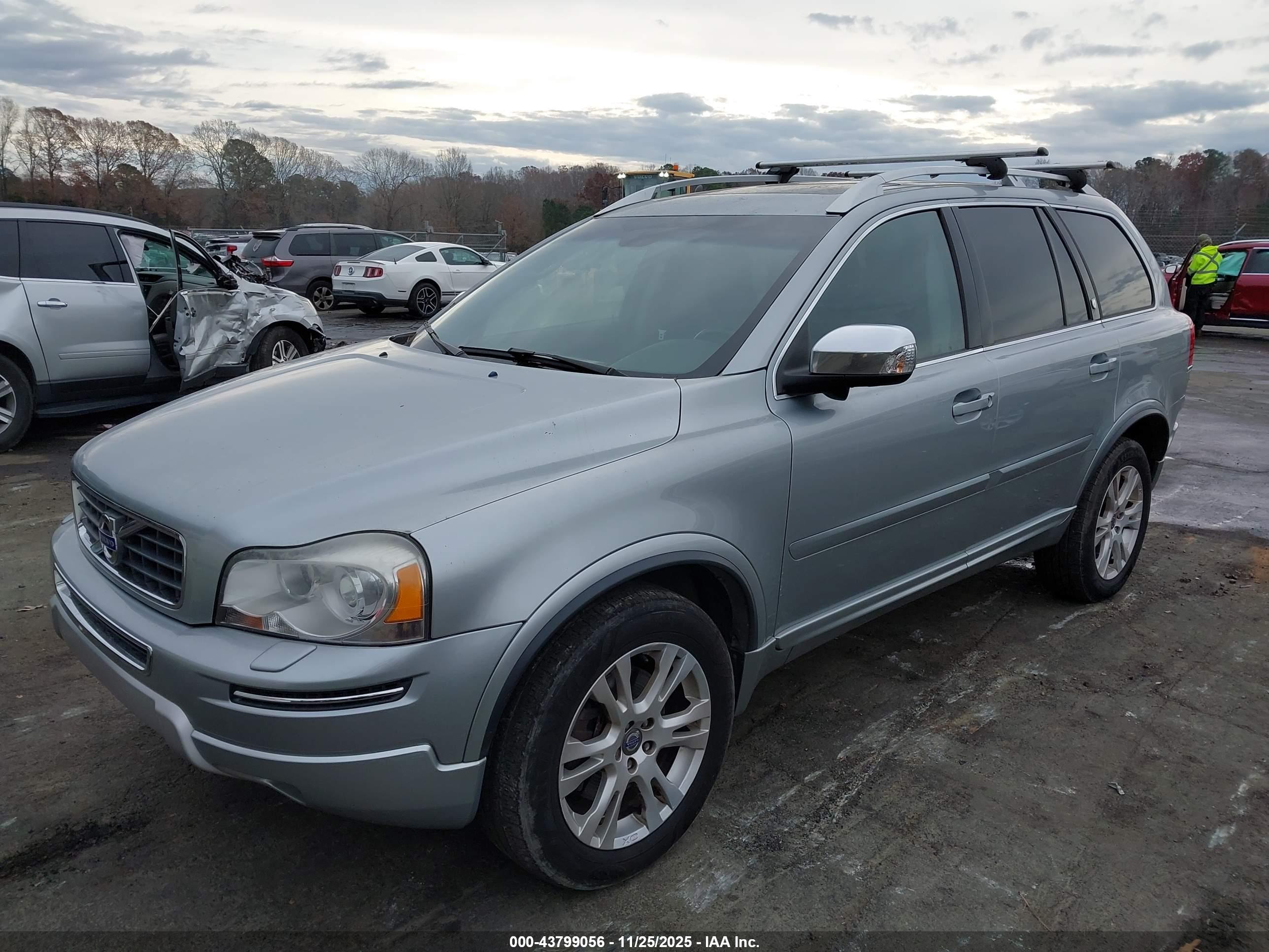VOLVO XC90 image 2