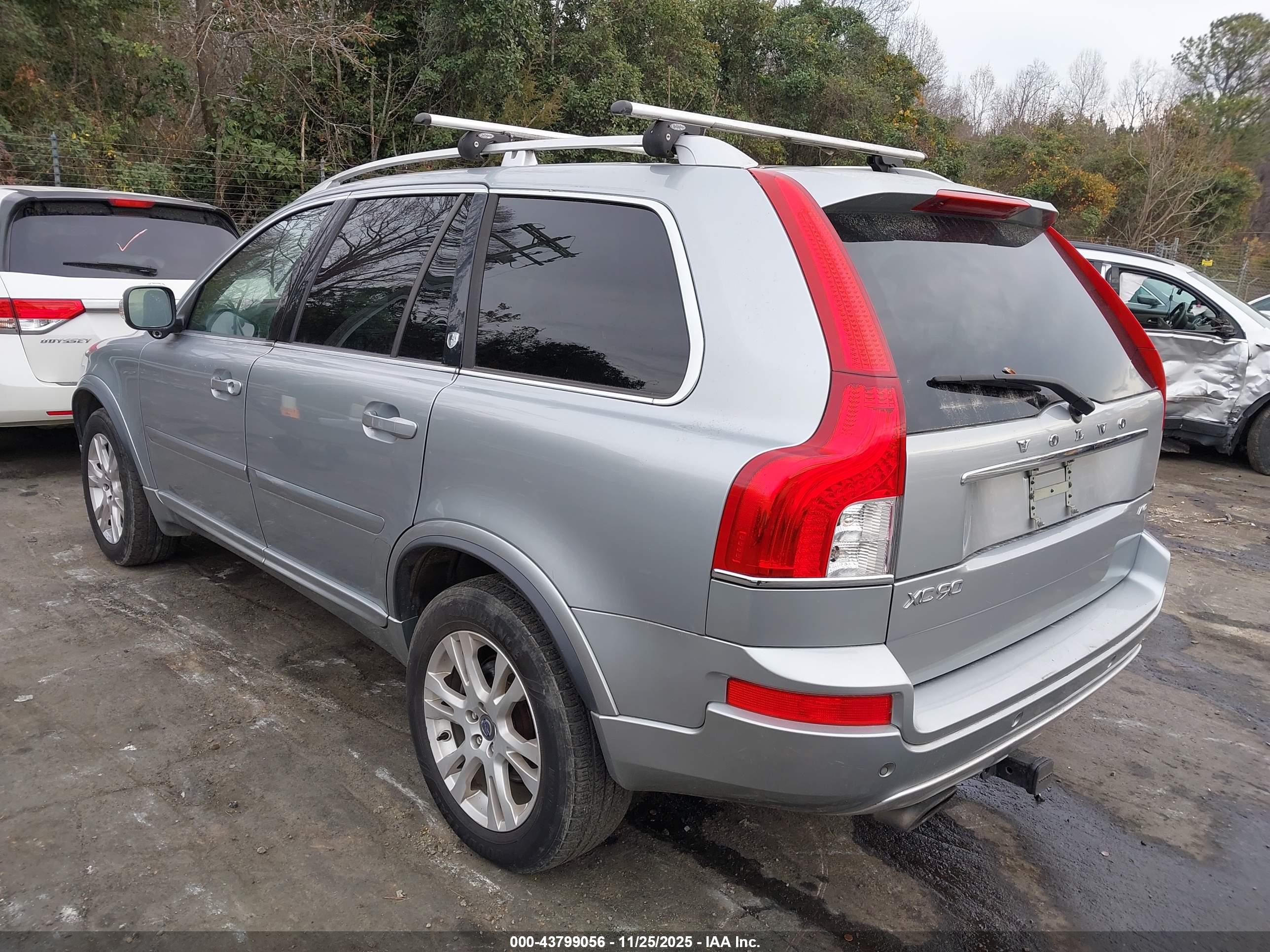 VOLVO XC90 image 3
