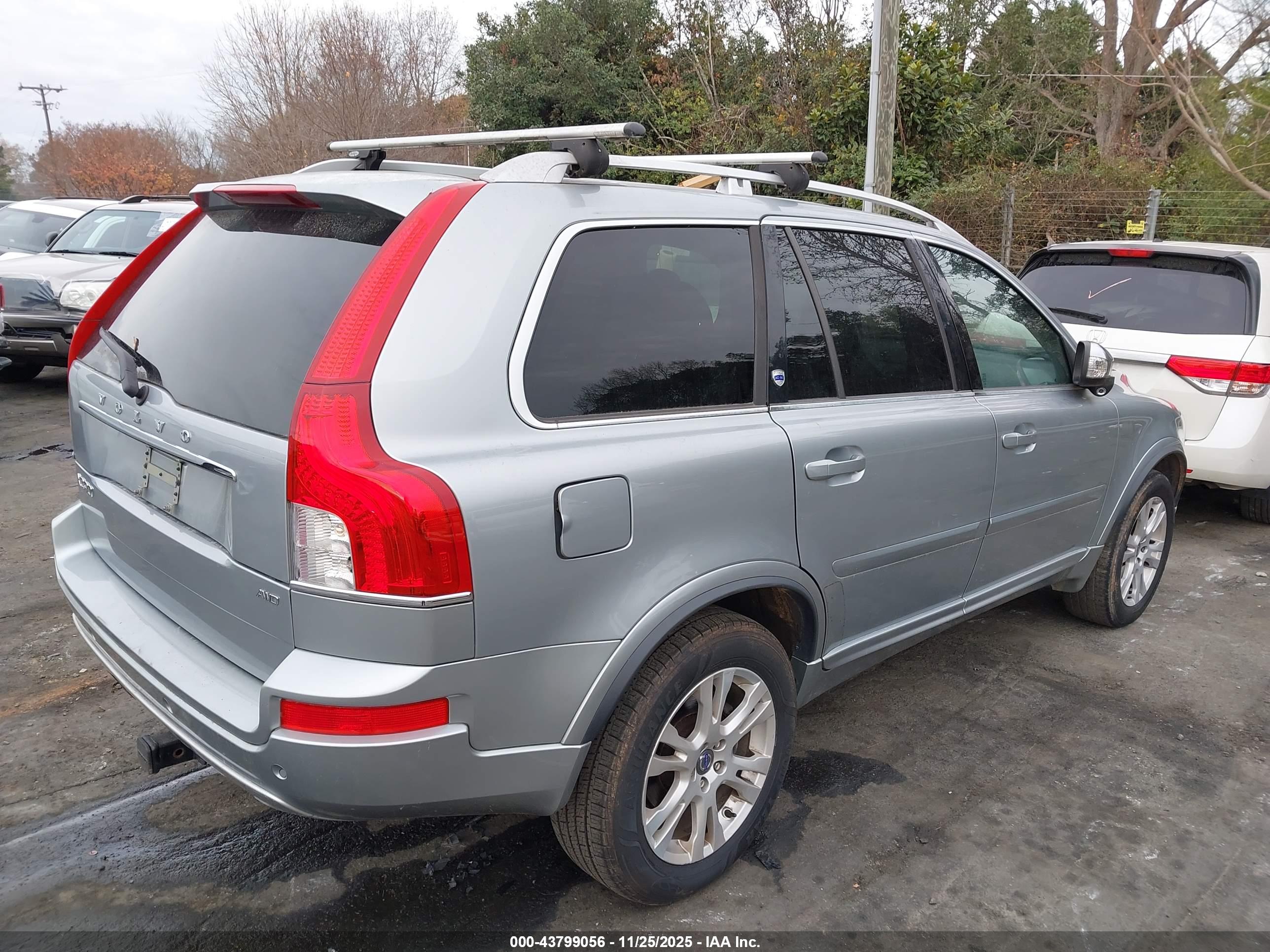 VOLVO XC90 image 4