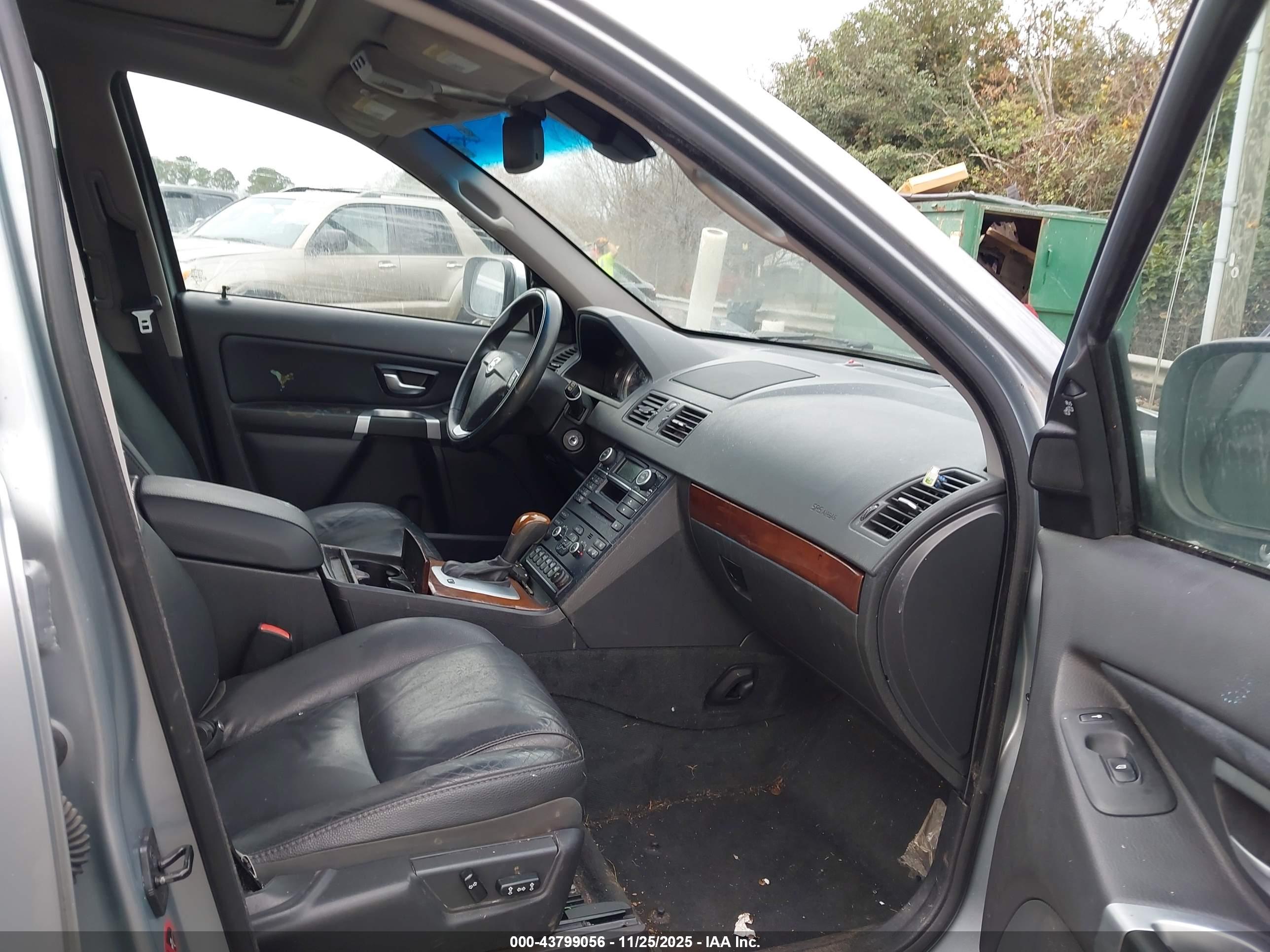 VOLVO XC90 image 5