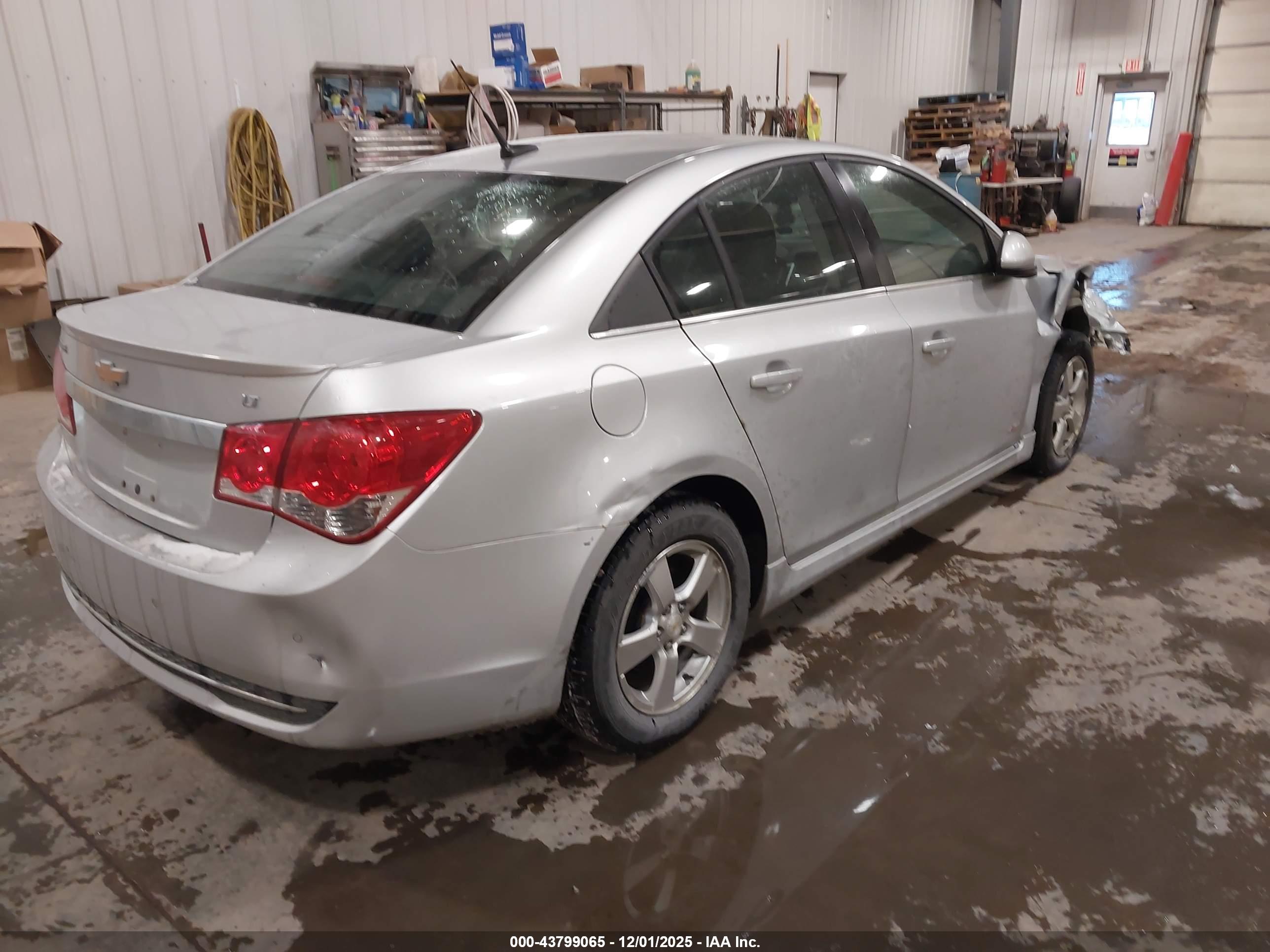 CHEVROLET CRUZE image 4