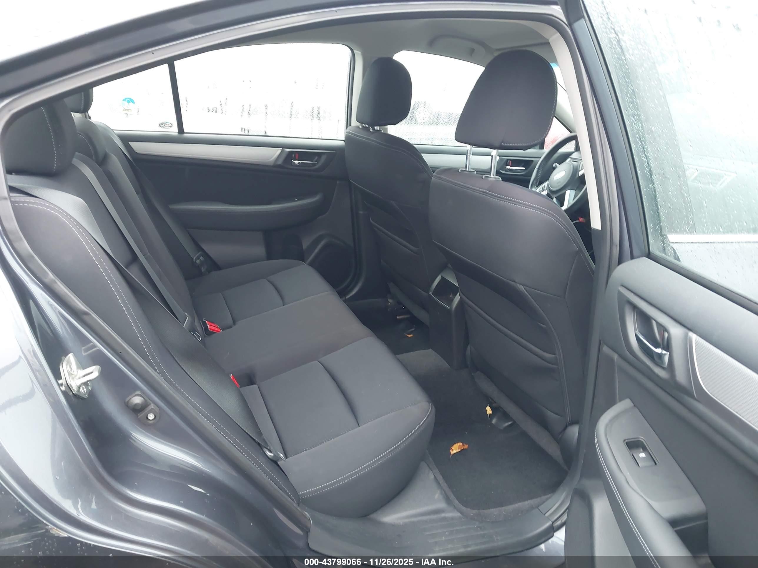 SUBARU LEGACY image 8