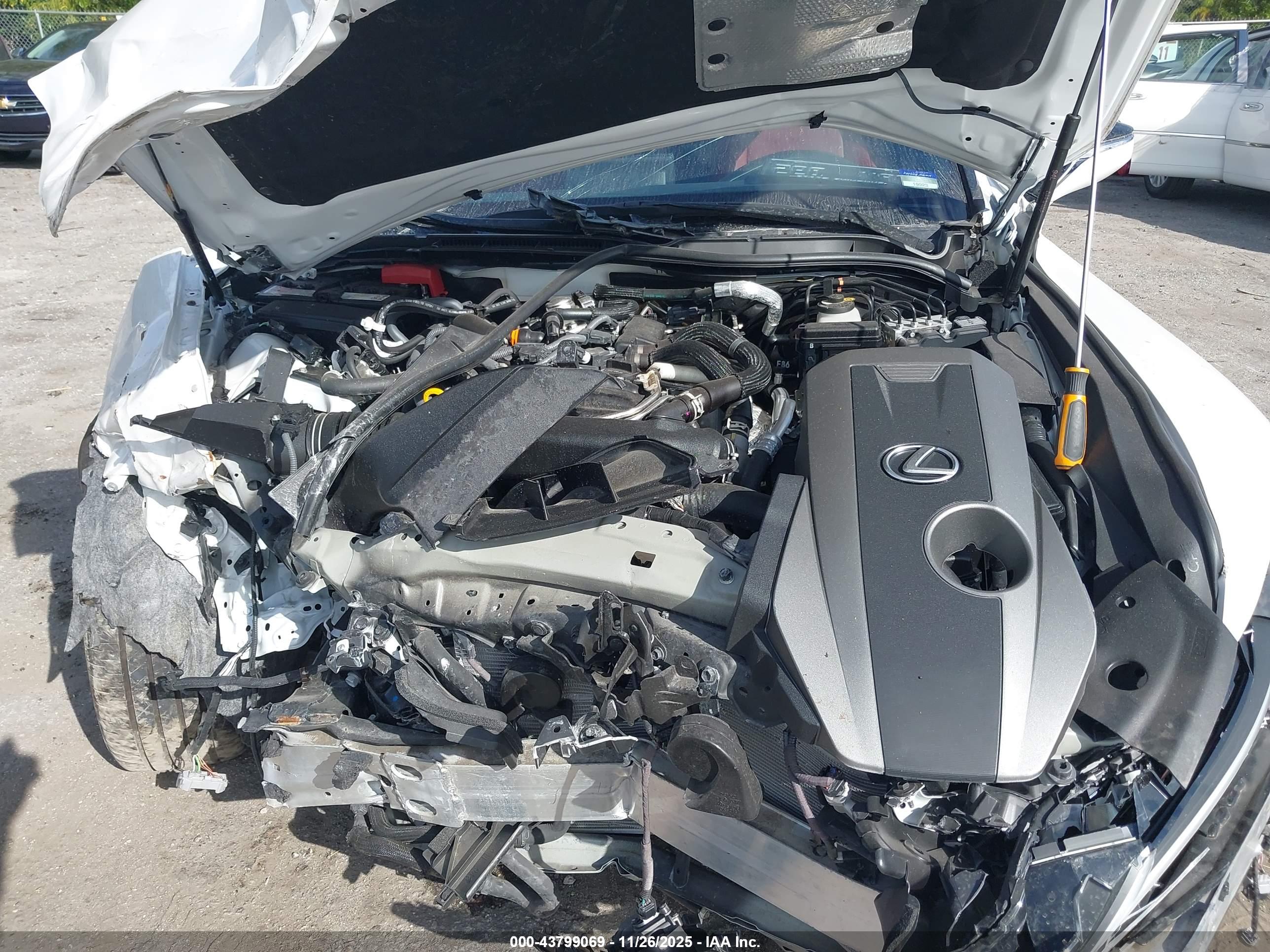 LEXUS IS image 10