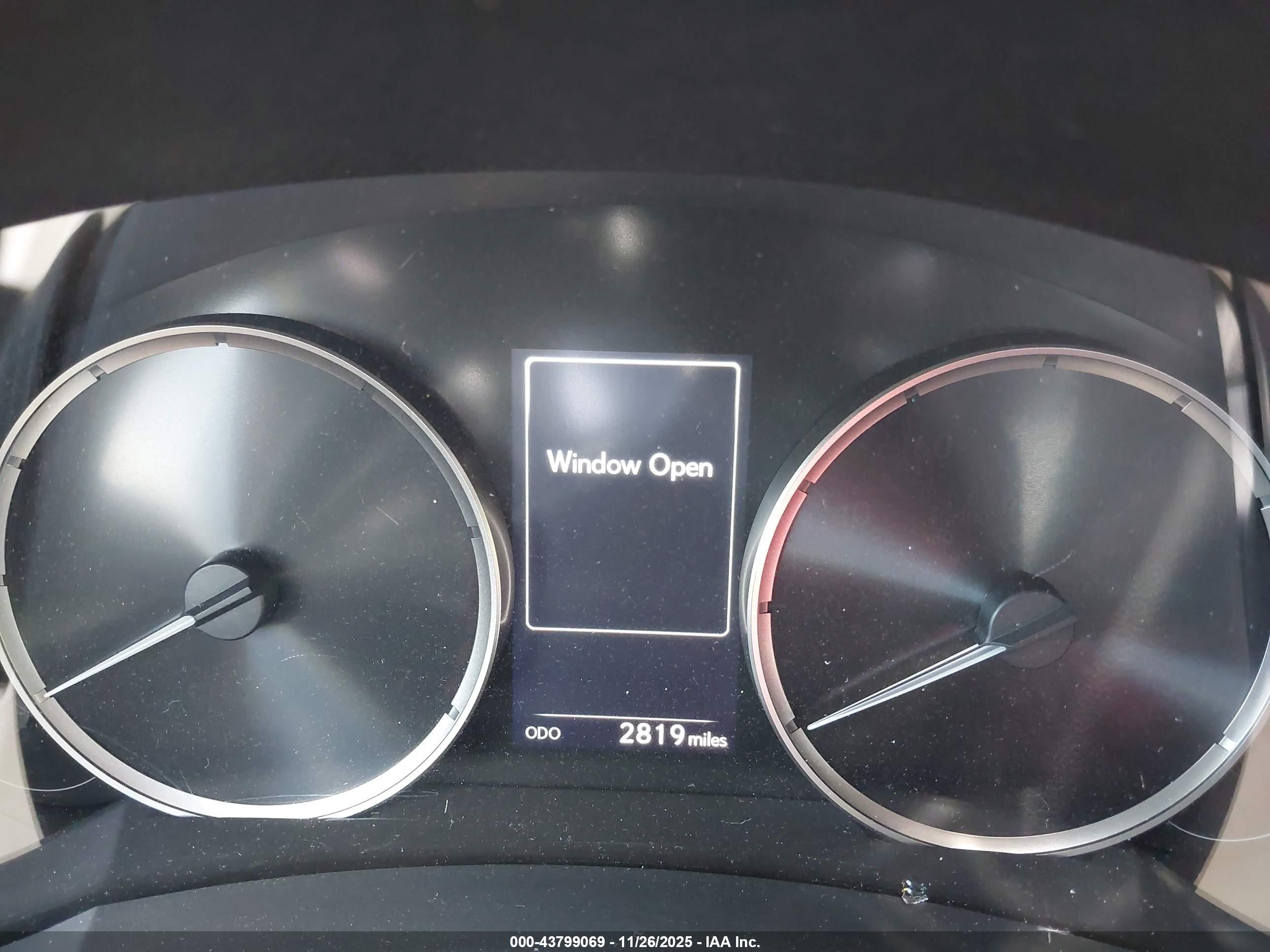 LEXUS IS image 7