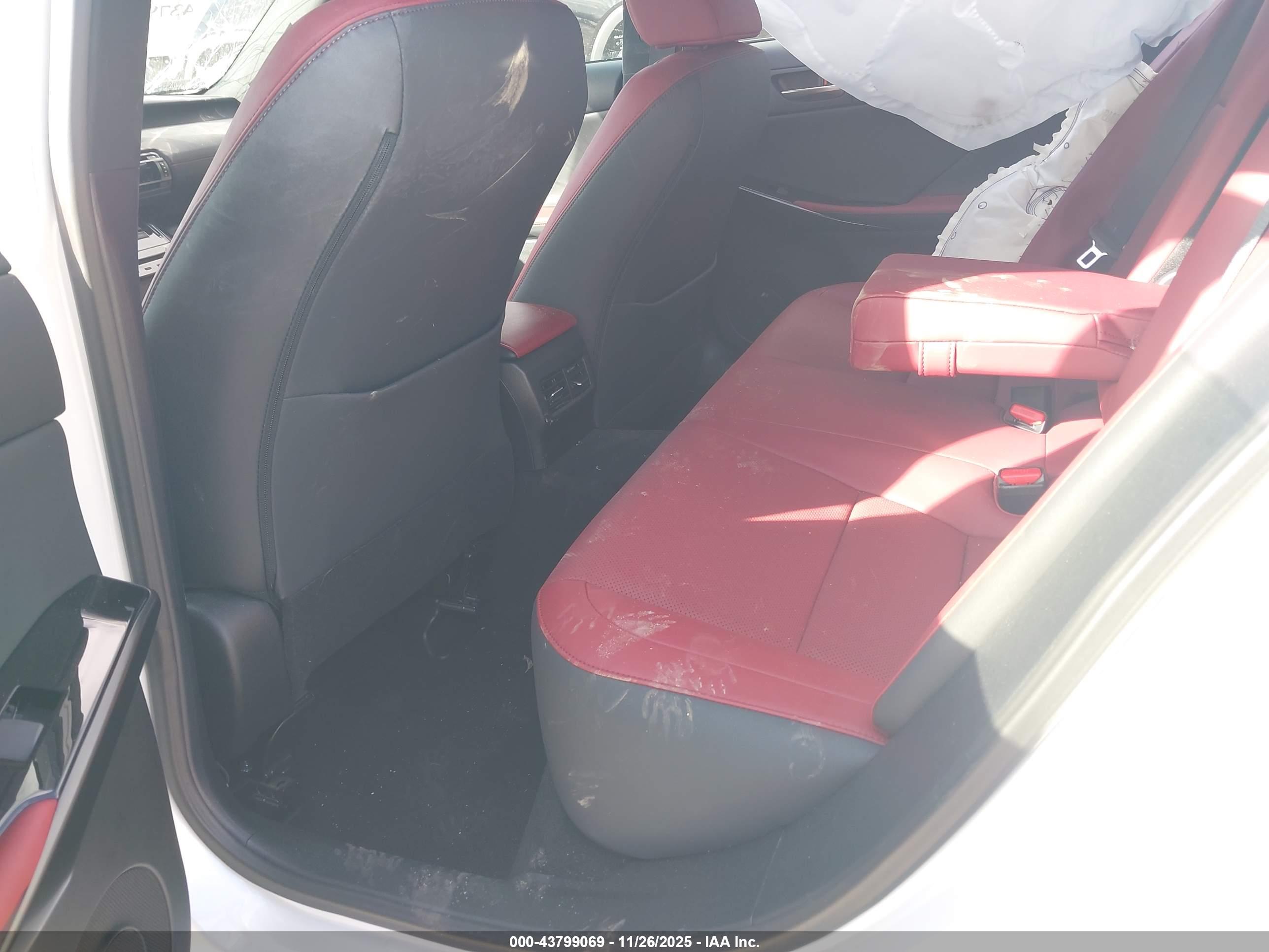LEXUS IS image 8