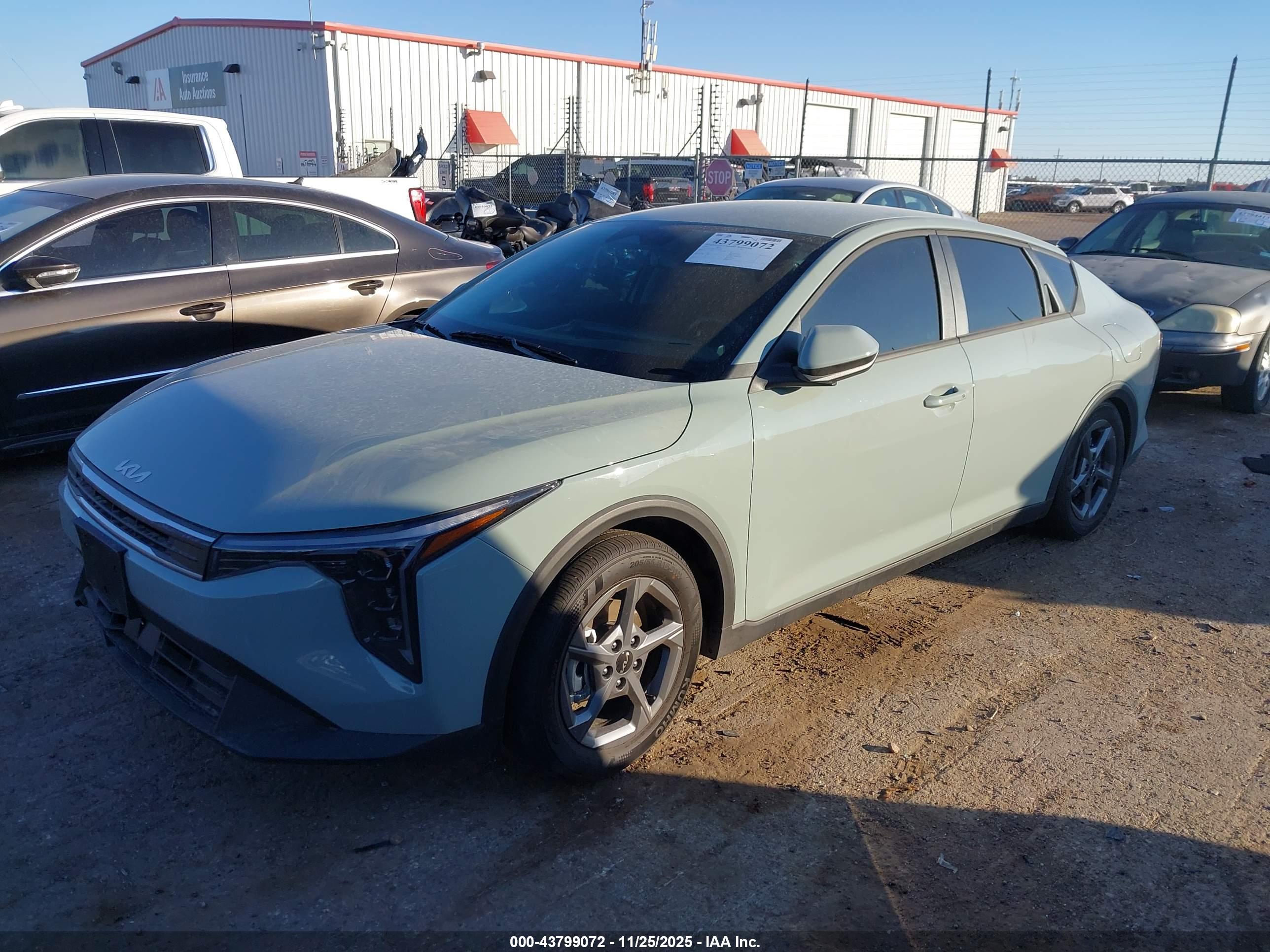 KIA K4 image 2