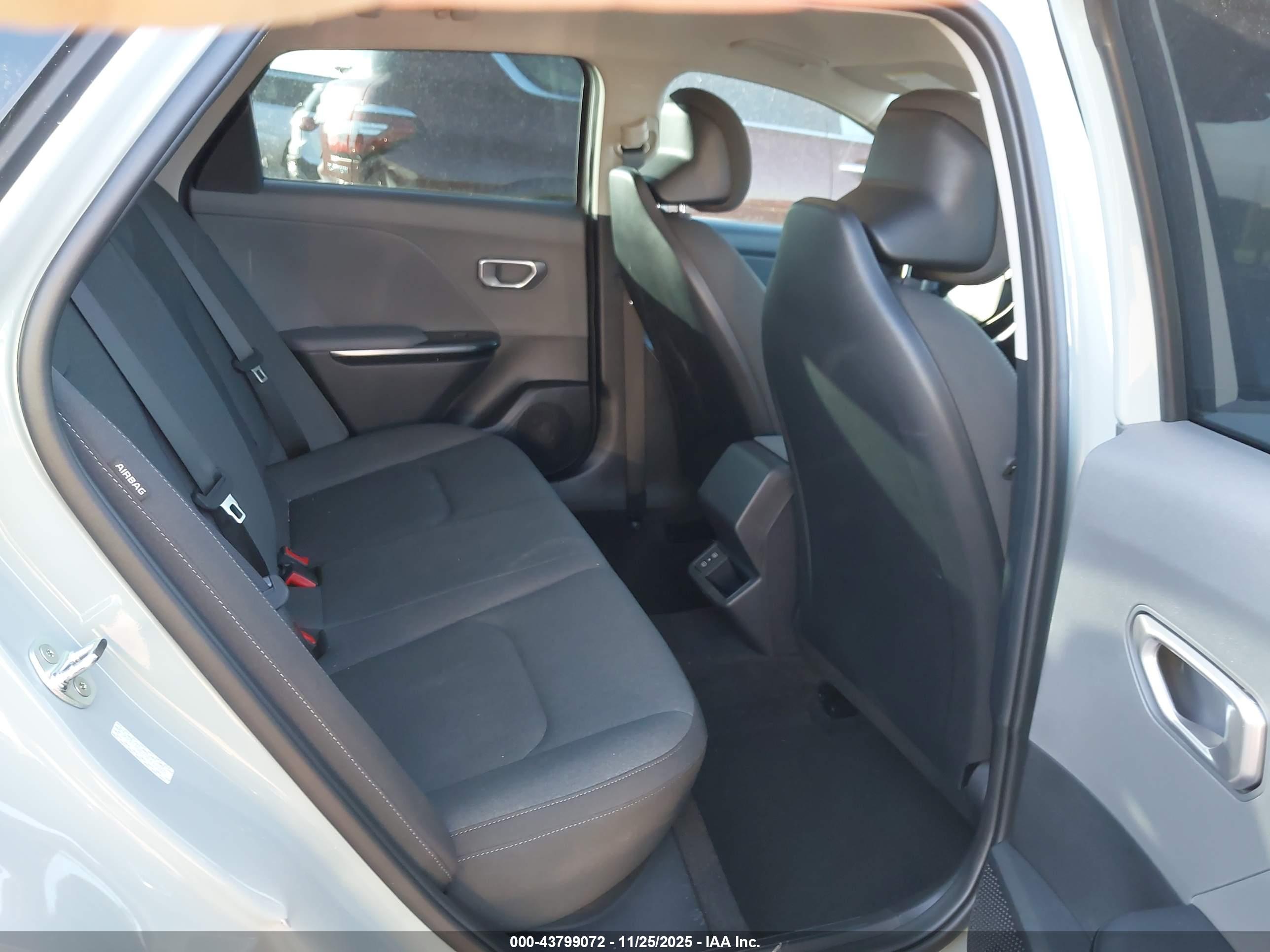 KIA K4 image 8