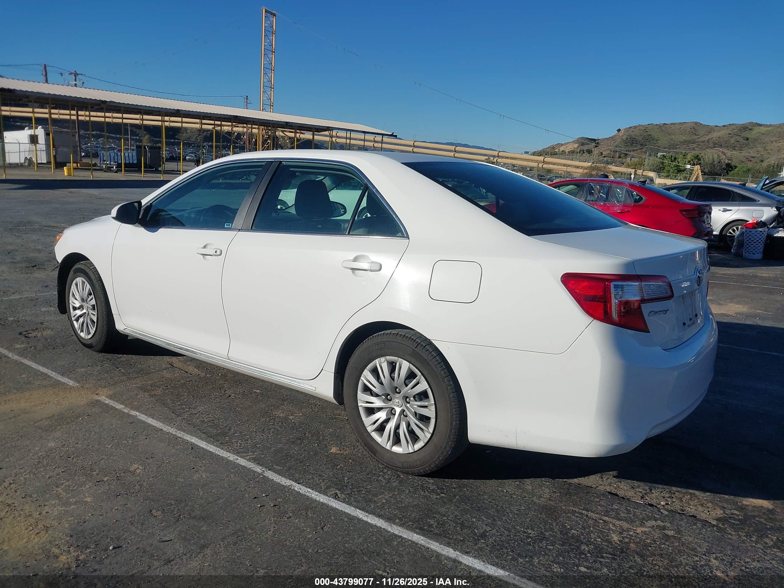 TOYOTA CAMRY image 3