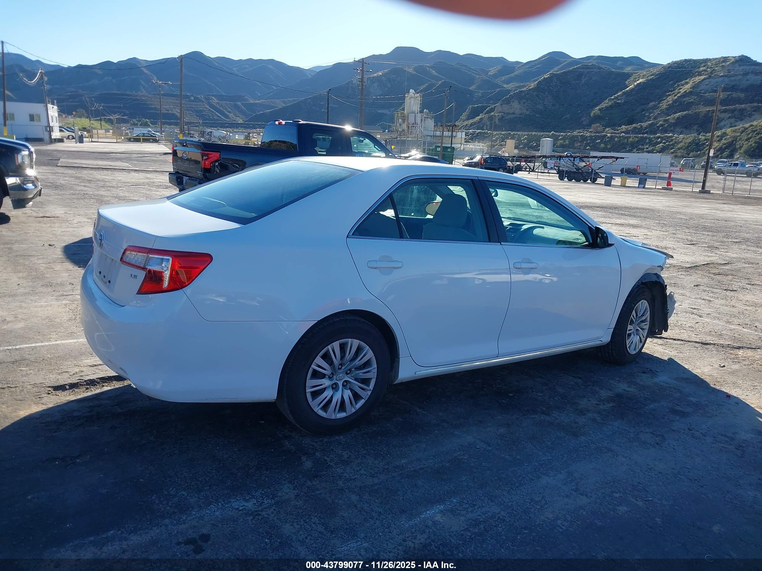 TOYOTA CAMRY image 4