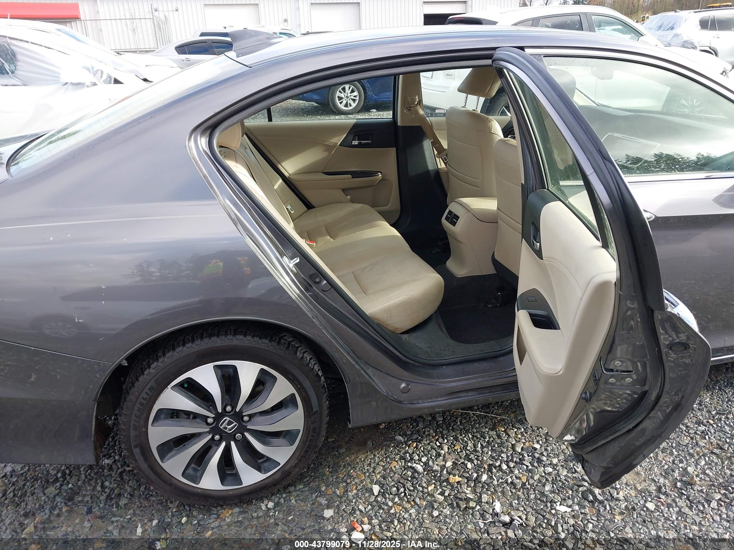 HONDA ACCORD image 8