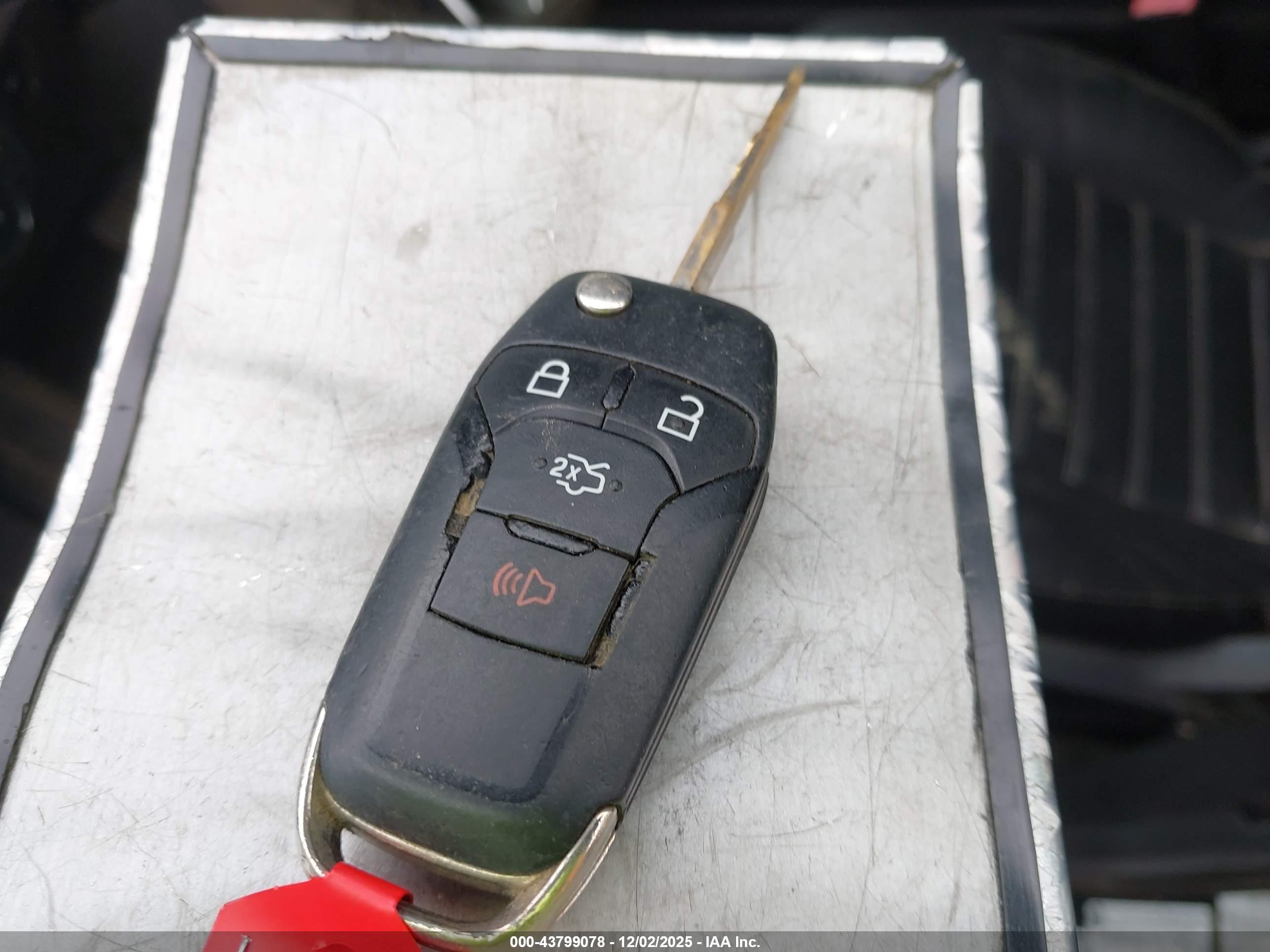 FORD FUSION image 11