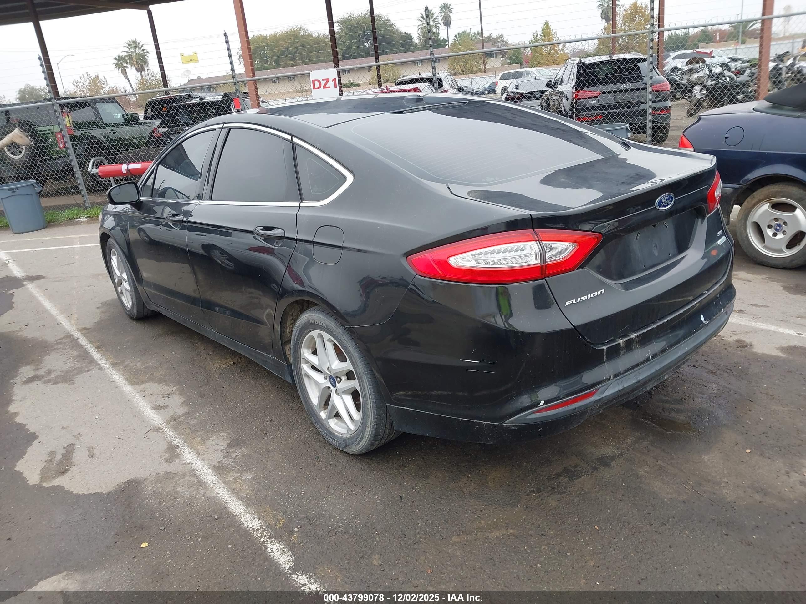 FORD FUSION image 3