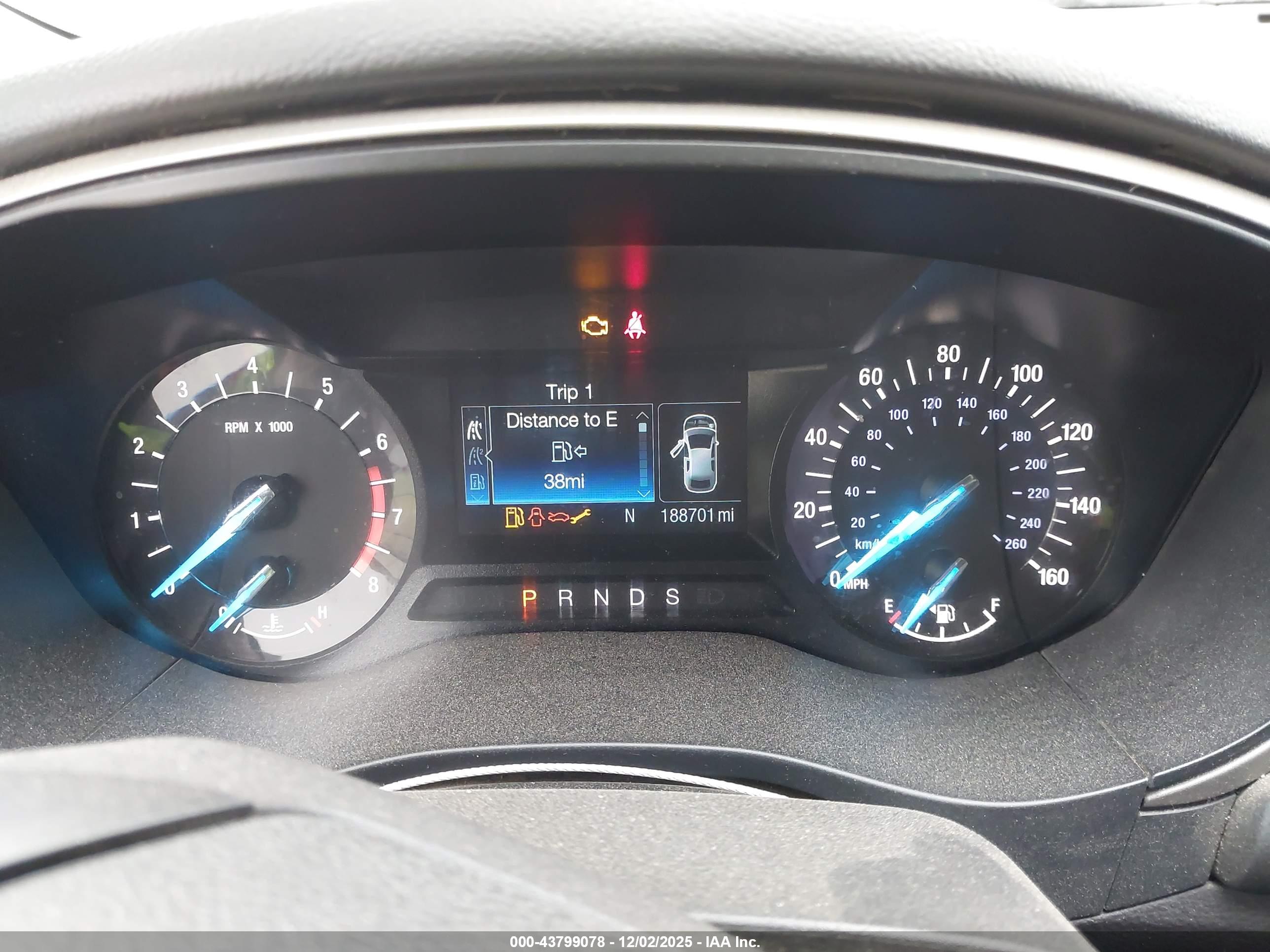 FORD FUSION image 7