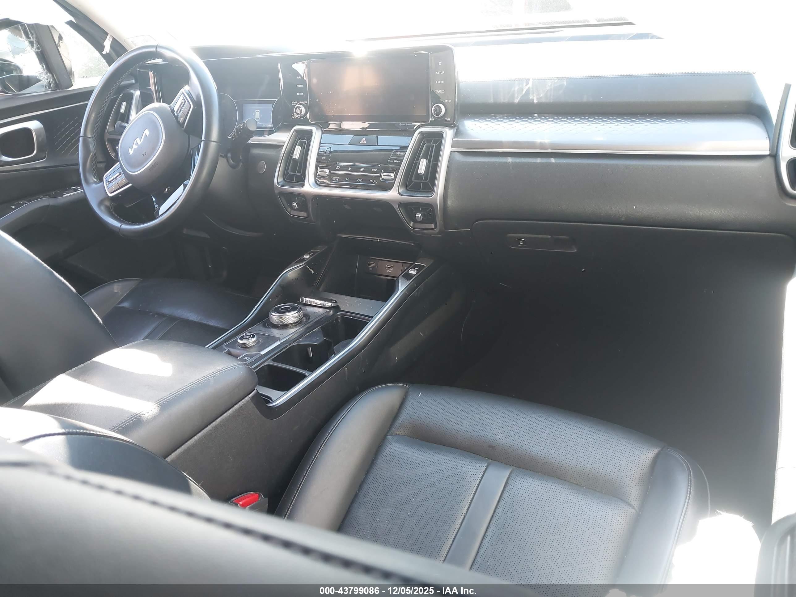 KIA SORENTO image 5