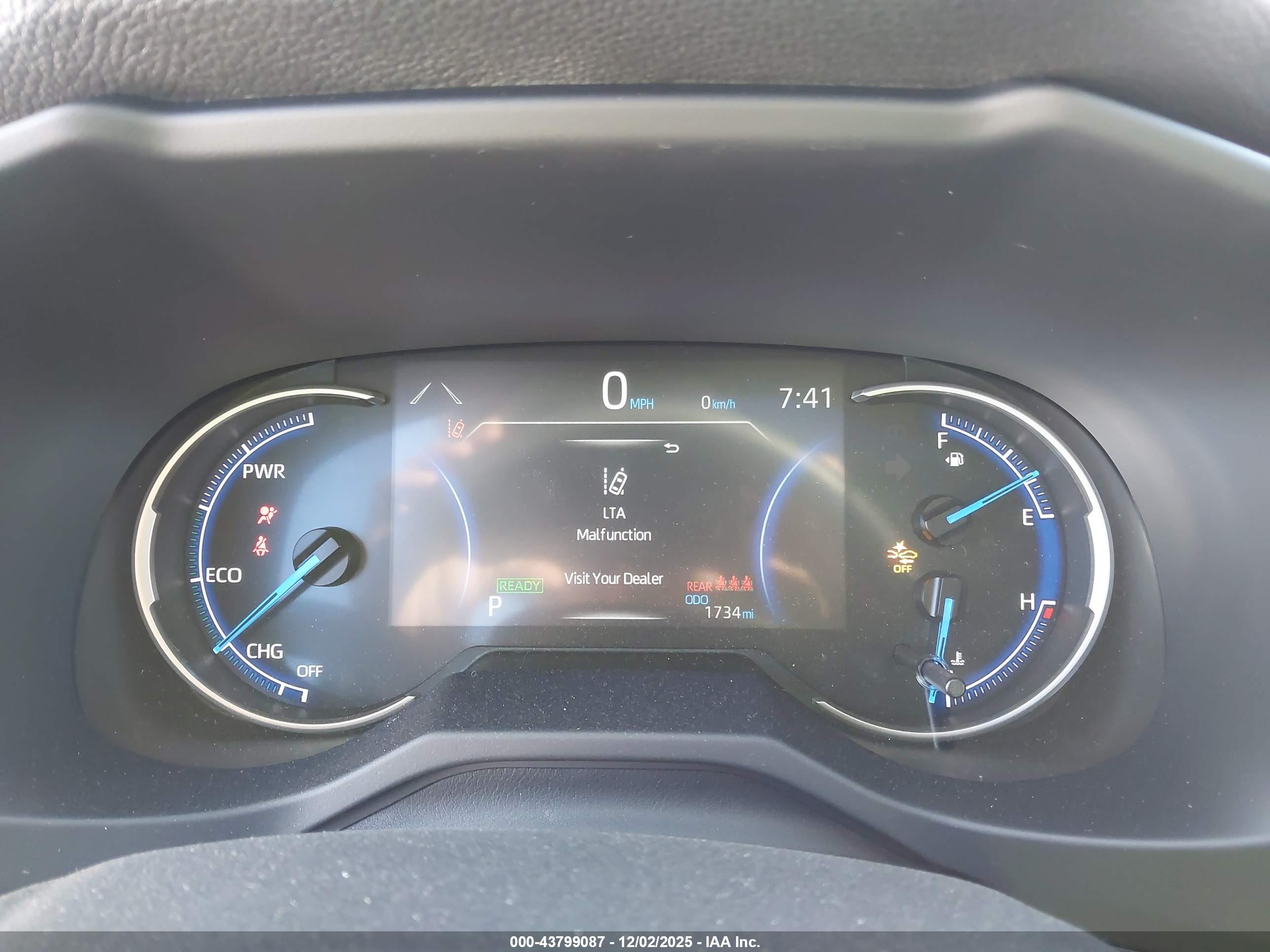 TOYOTA RAV4 image 7
