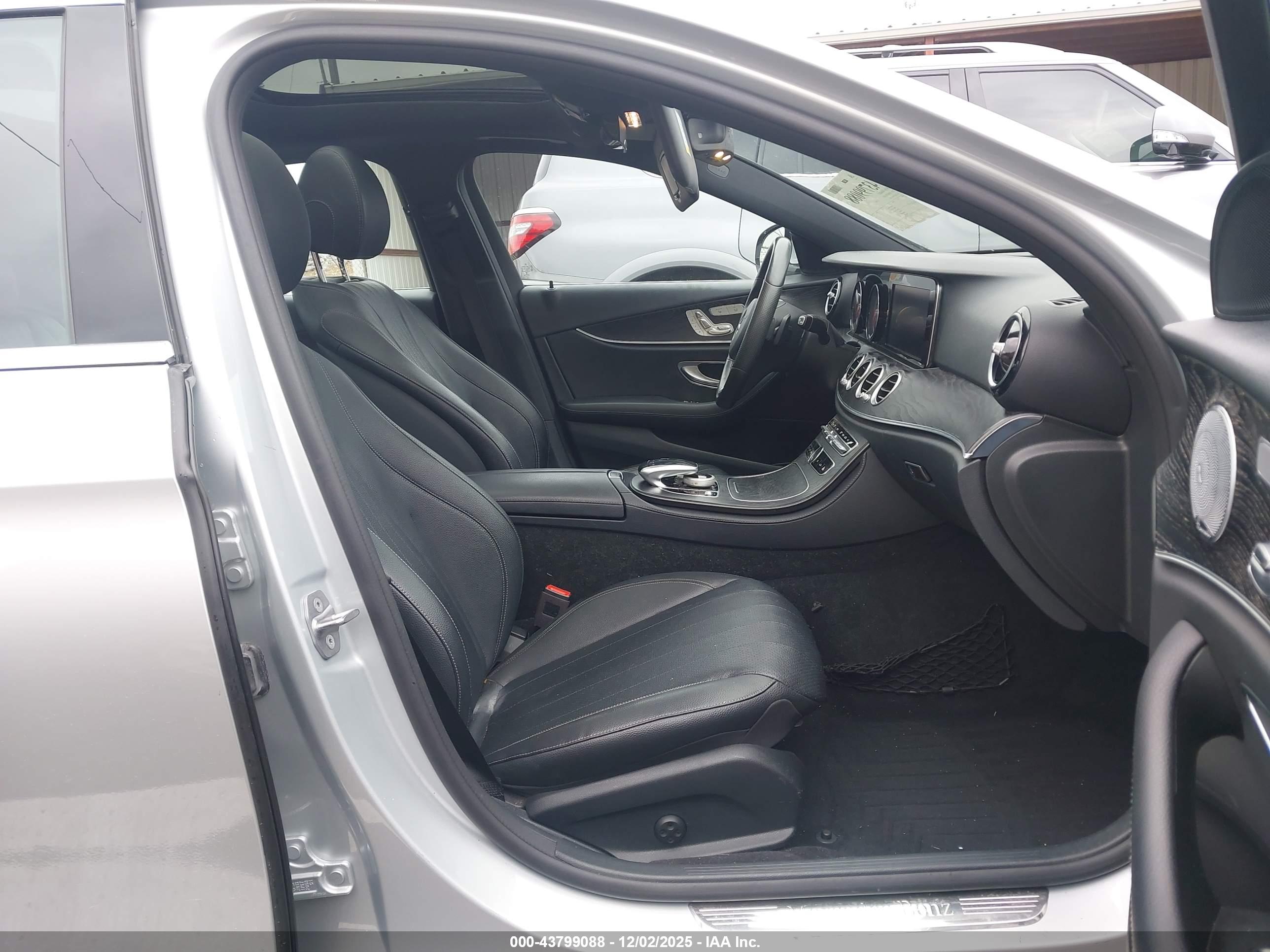 MERCEDES-BENZ E image 5