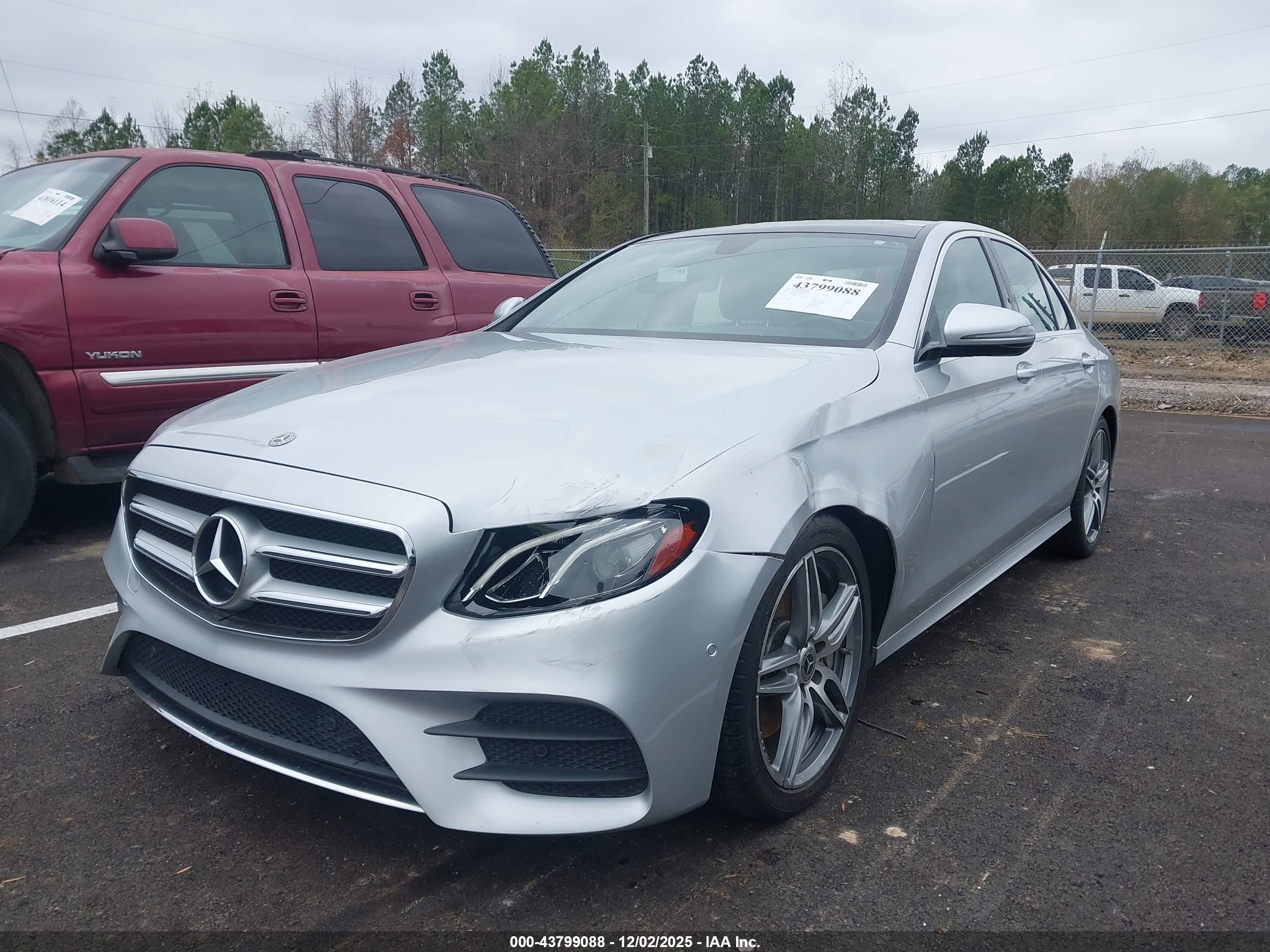 MERCEDES-BENZ E image 6