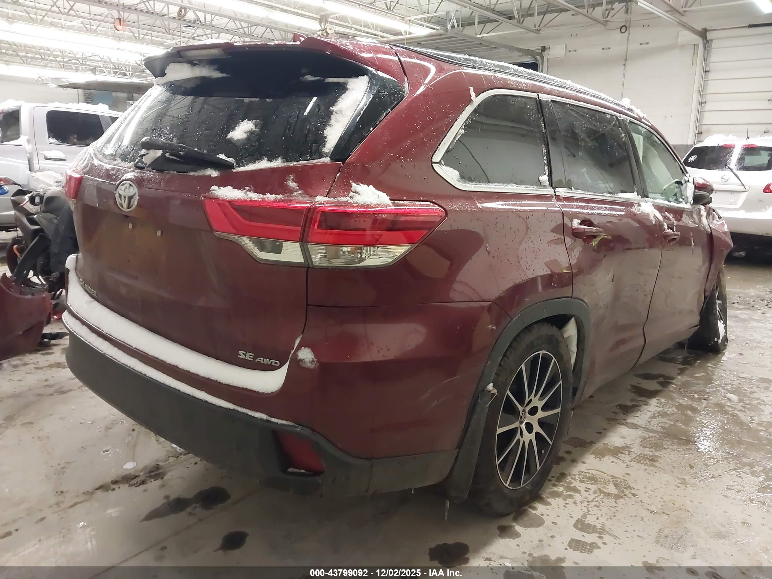 TOYOTA HIGHLANDER image 4