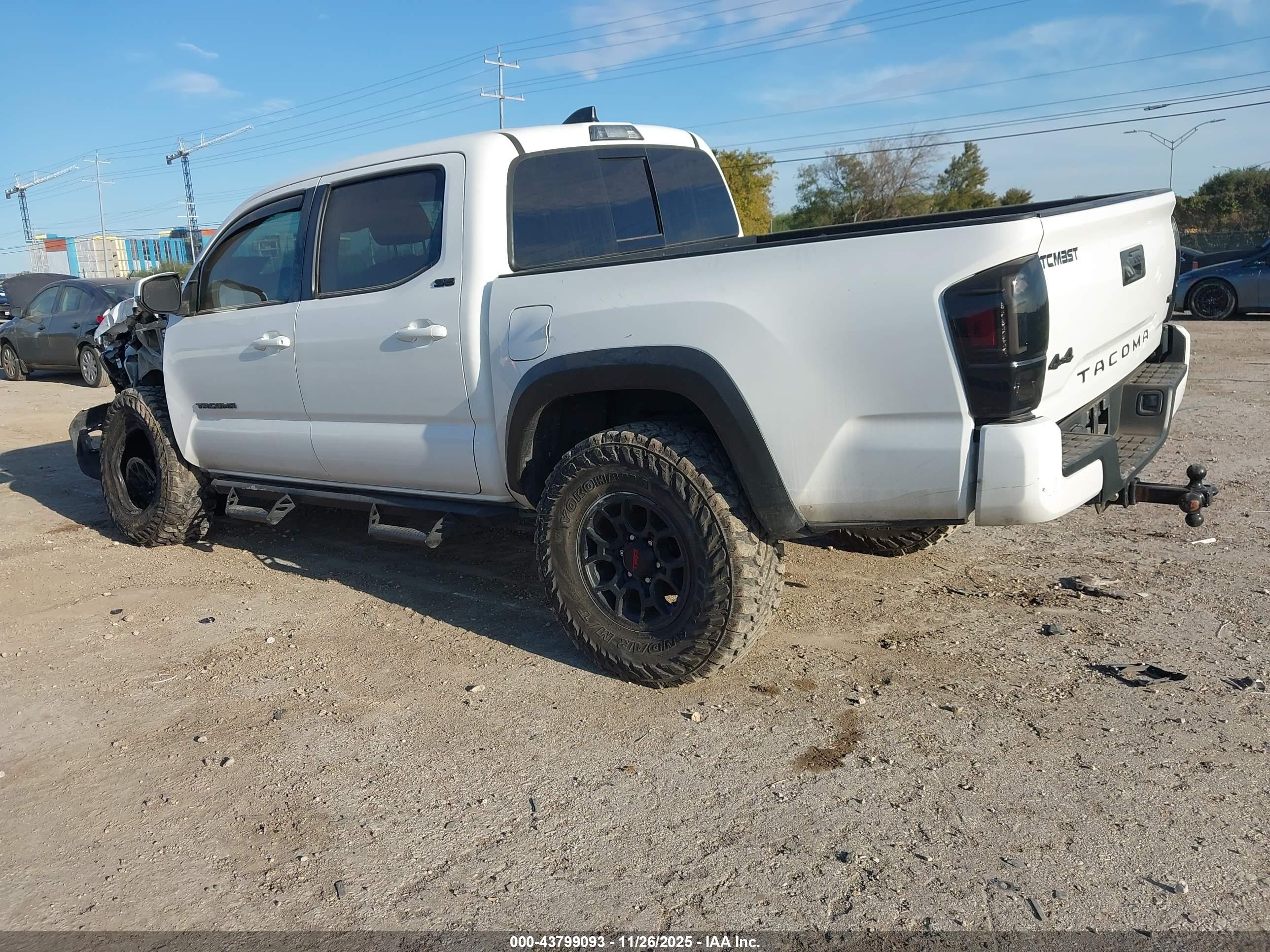 TOYOTA TACOMA image 3