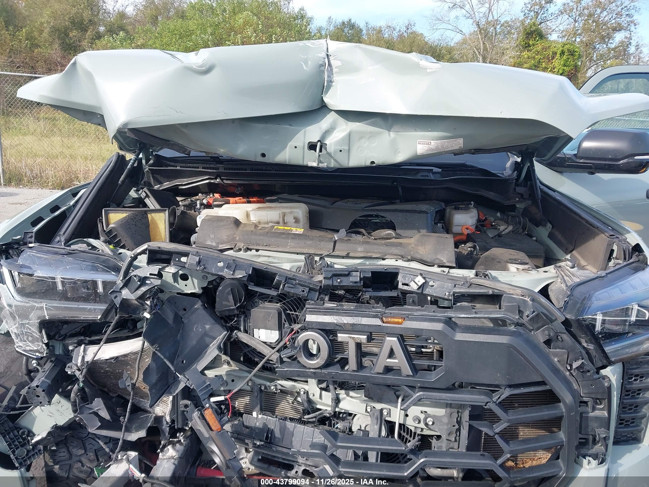 TOYOTA TUNDRA image 10