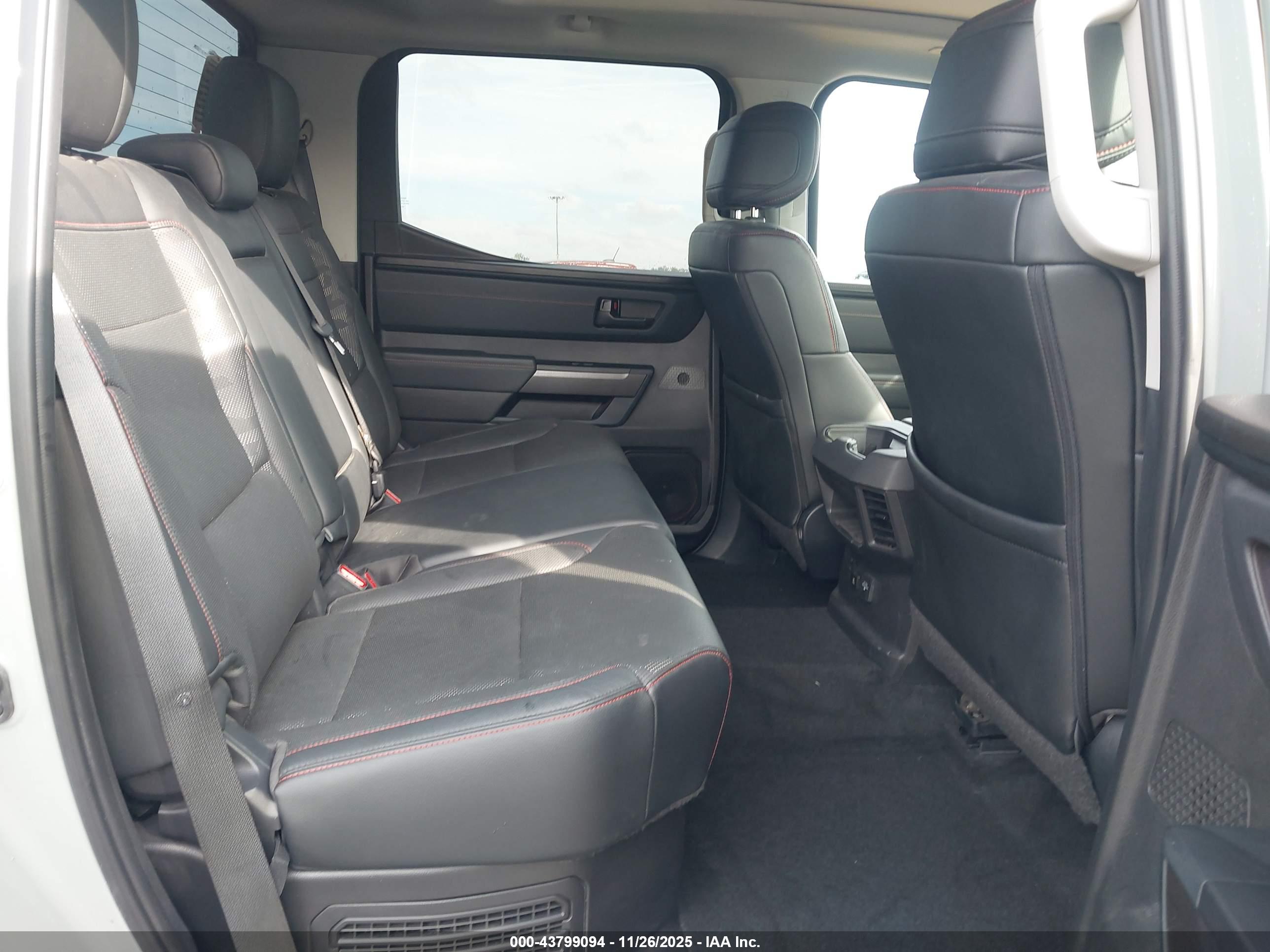 TOYOTA TUNDRA image 8