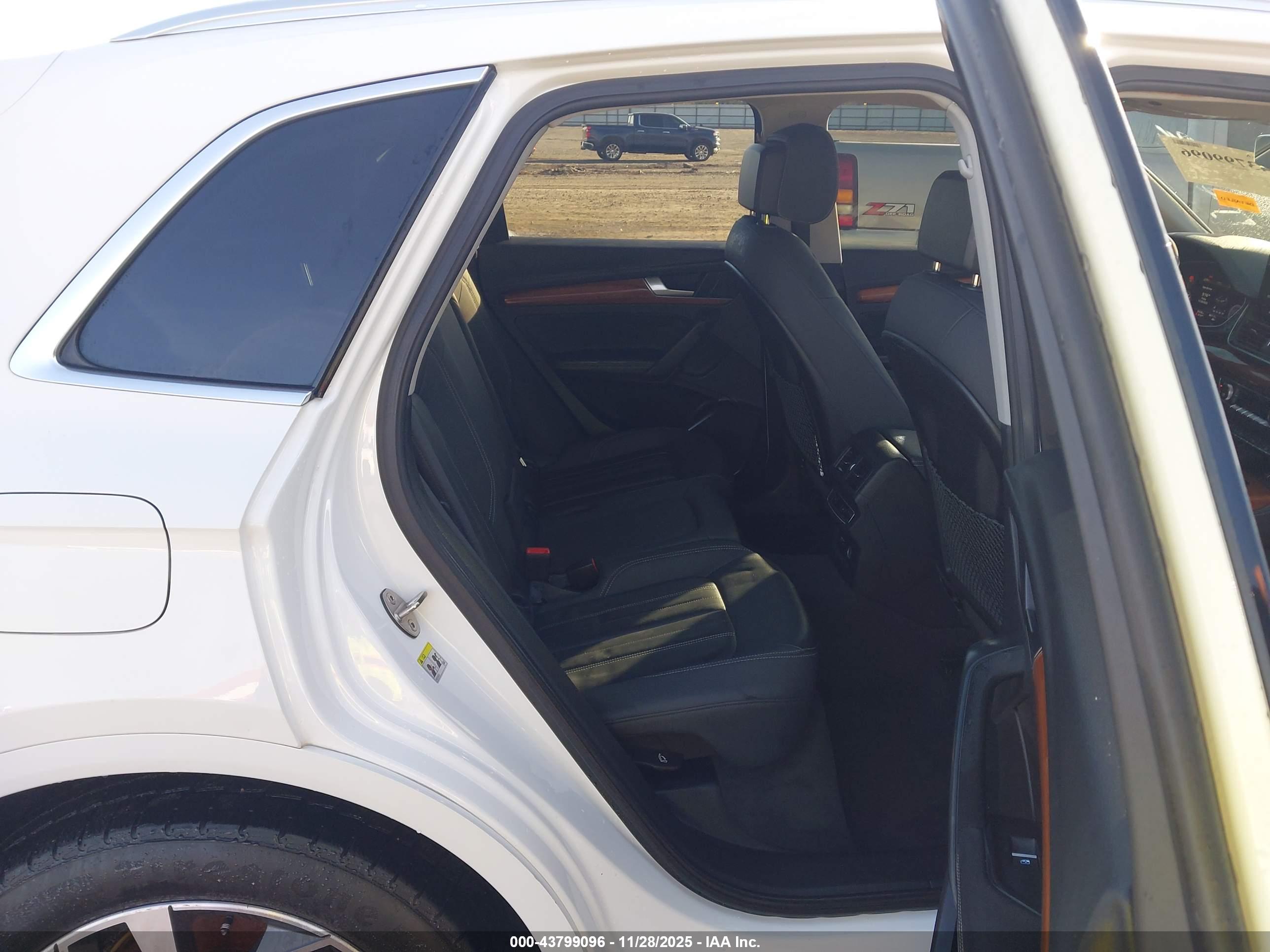 AUDI Q5 image 8