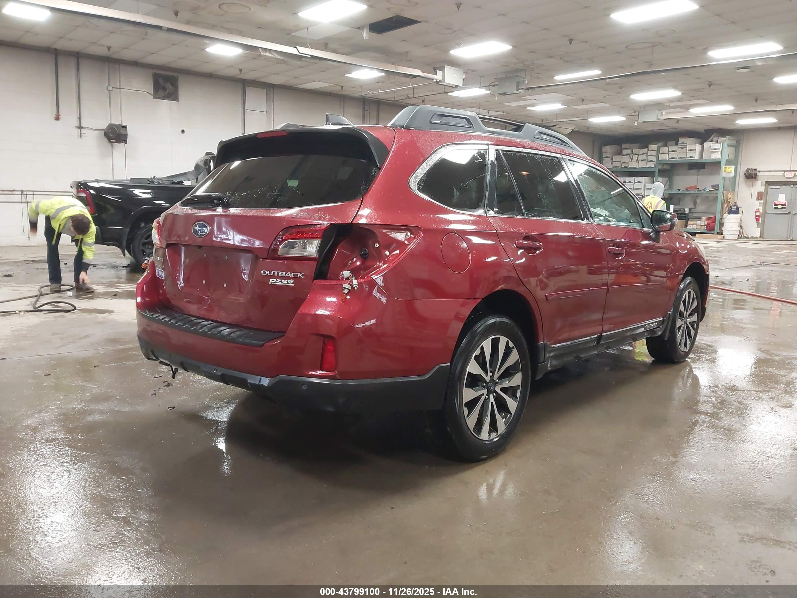 SUBARU OUTBACK image 4