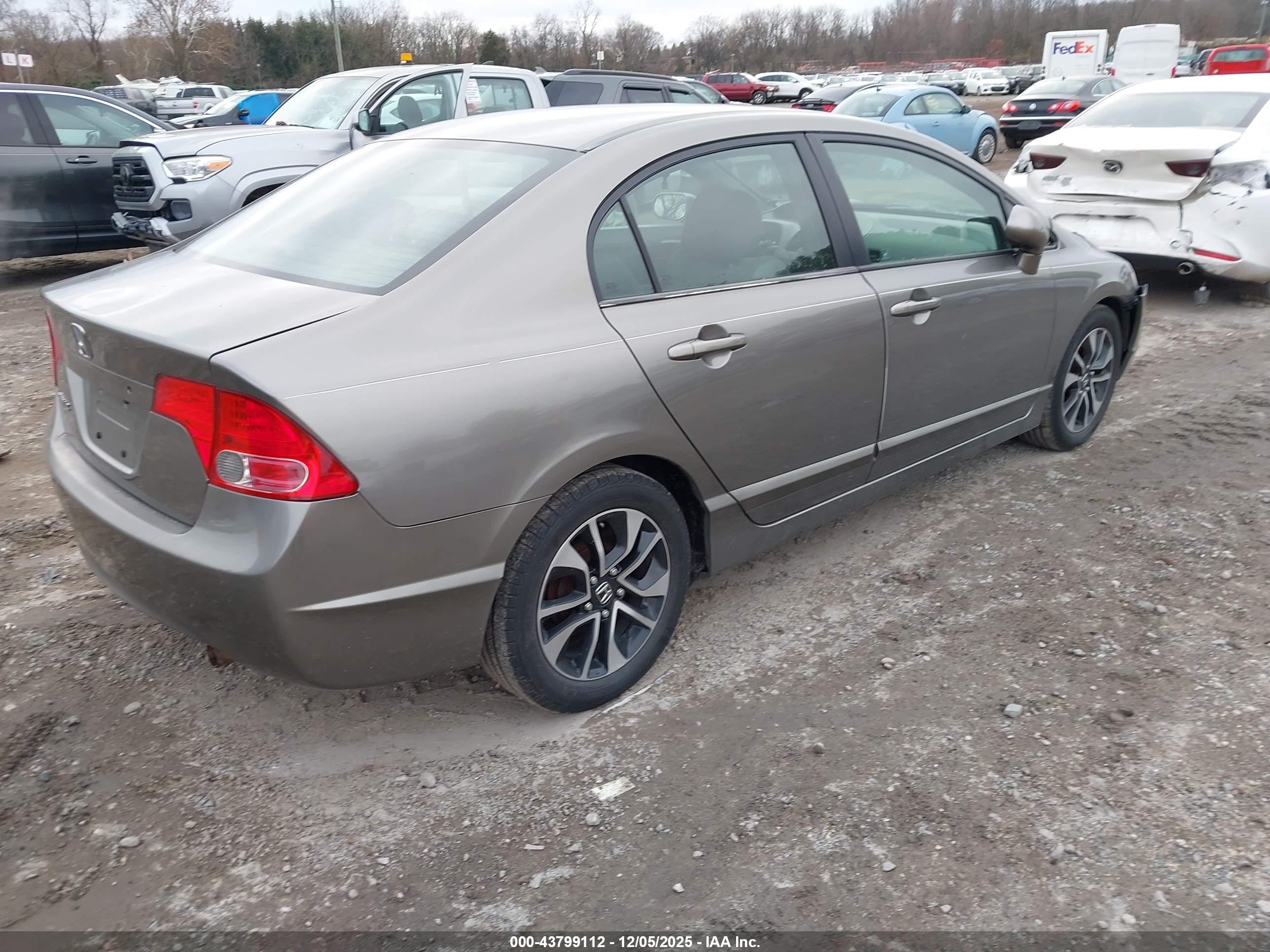 HONDA CIVIC image 4