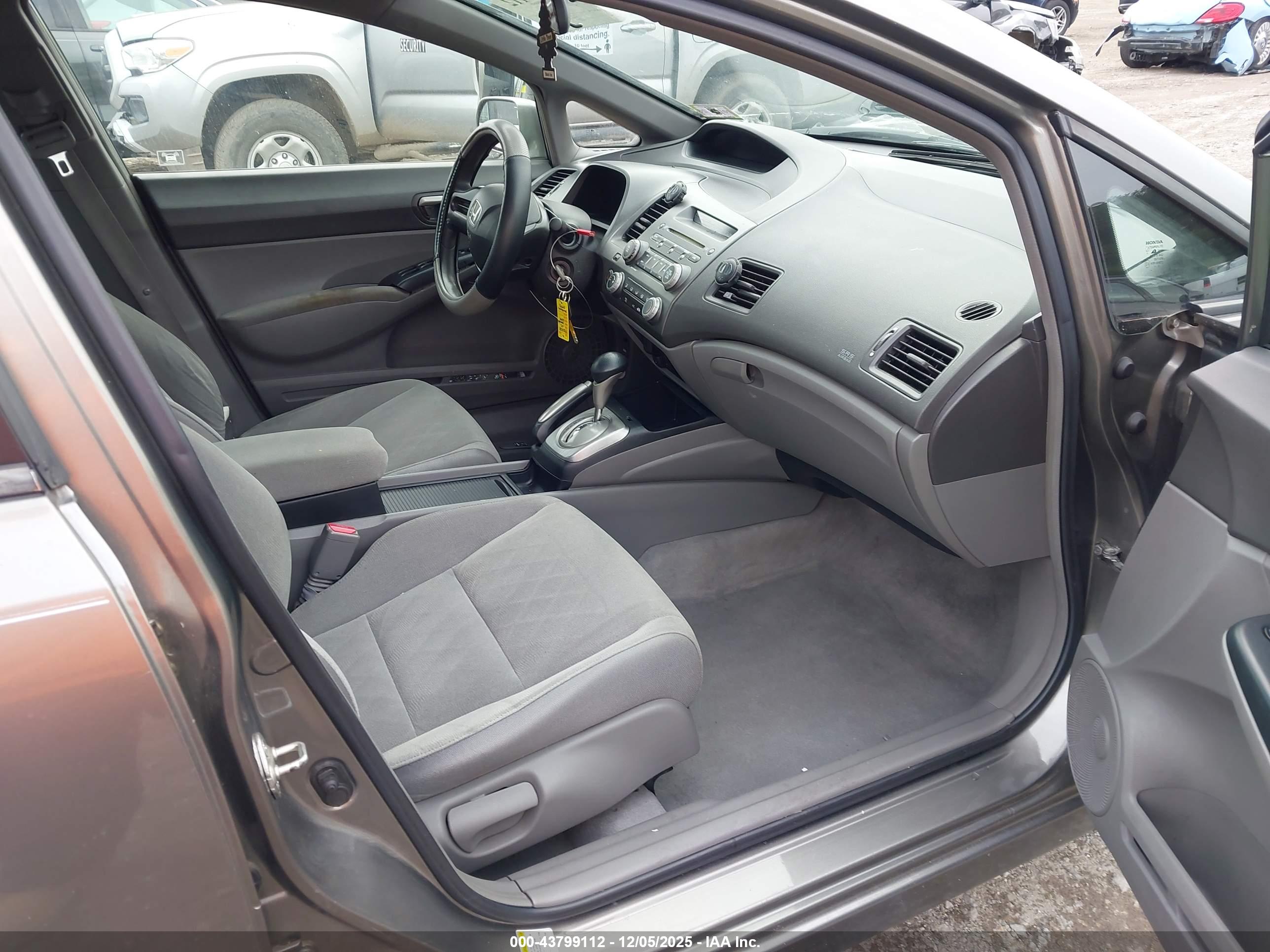 HONDA CIVIC image 5