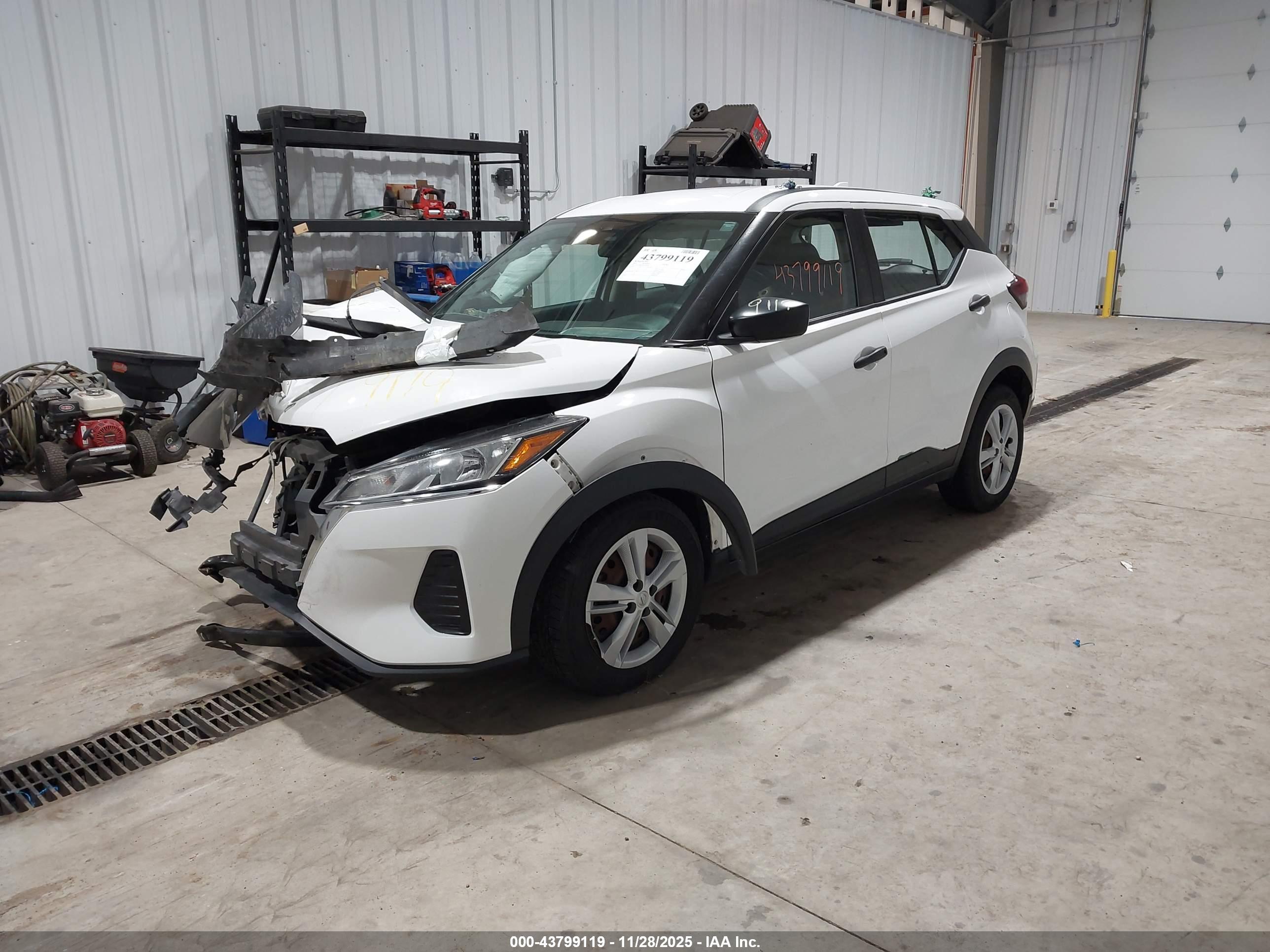 NISSAN KICKS image 2