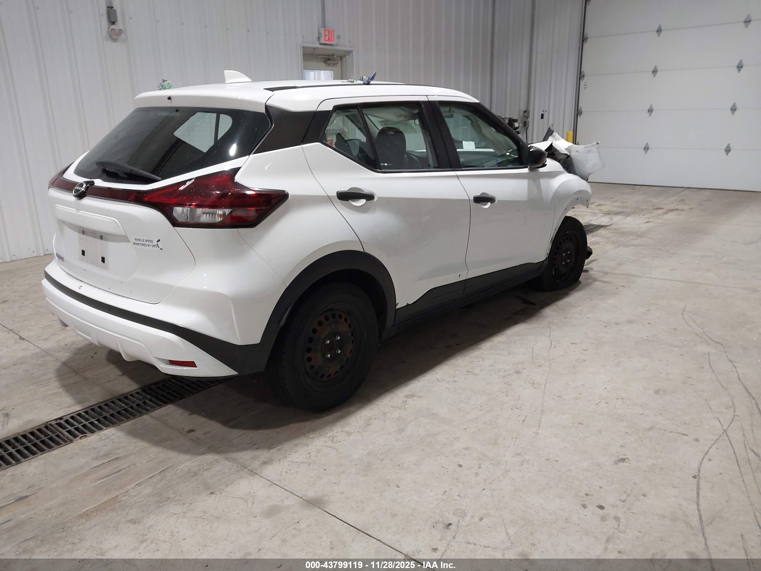 NISSAN KICKS image 4
