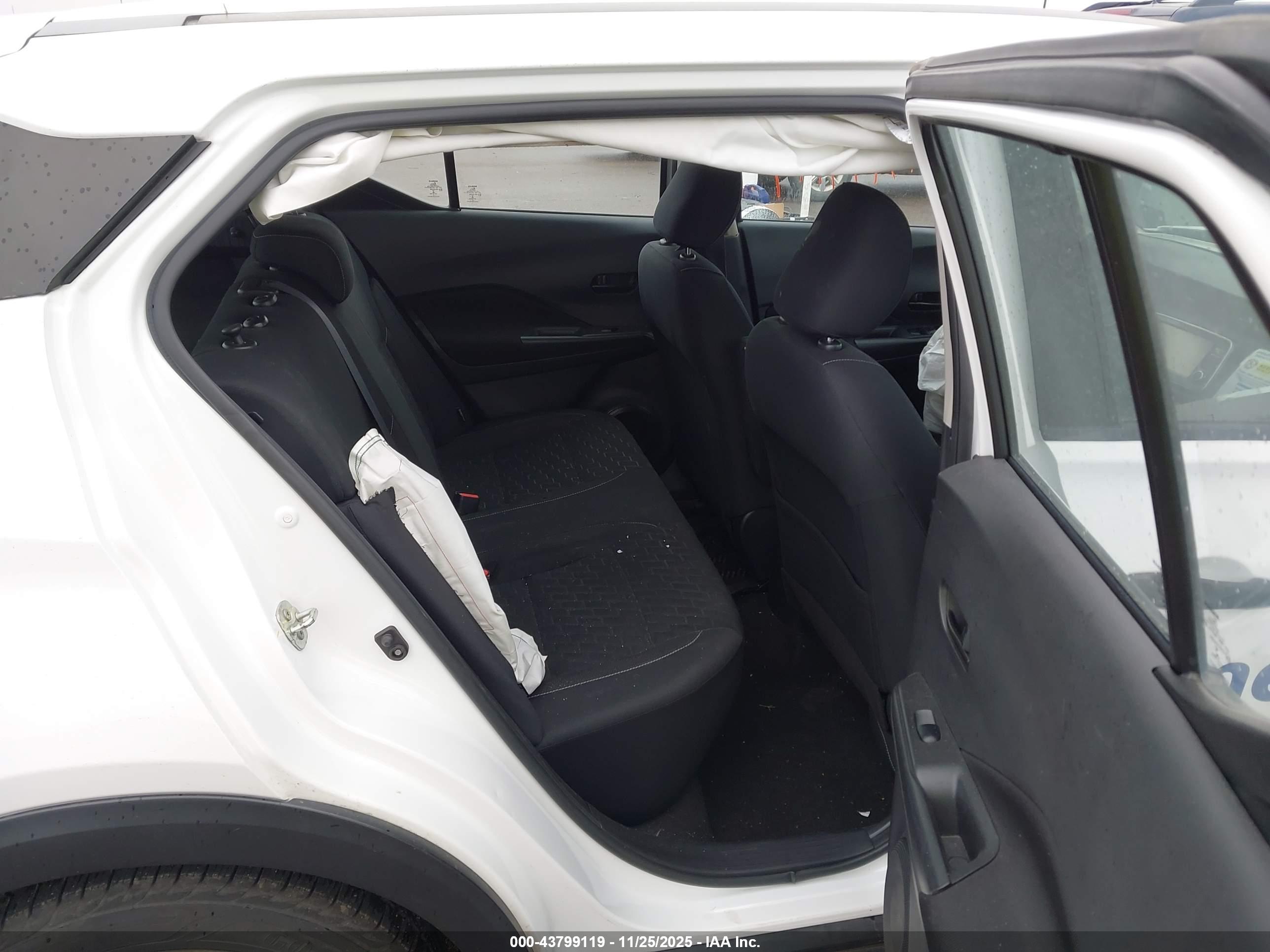 NISSAN KICKS image 8
