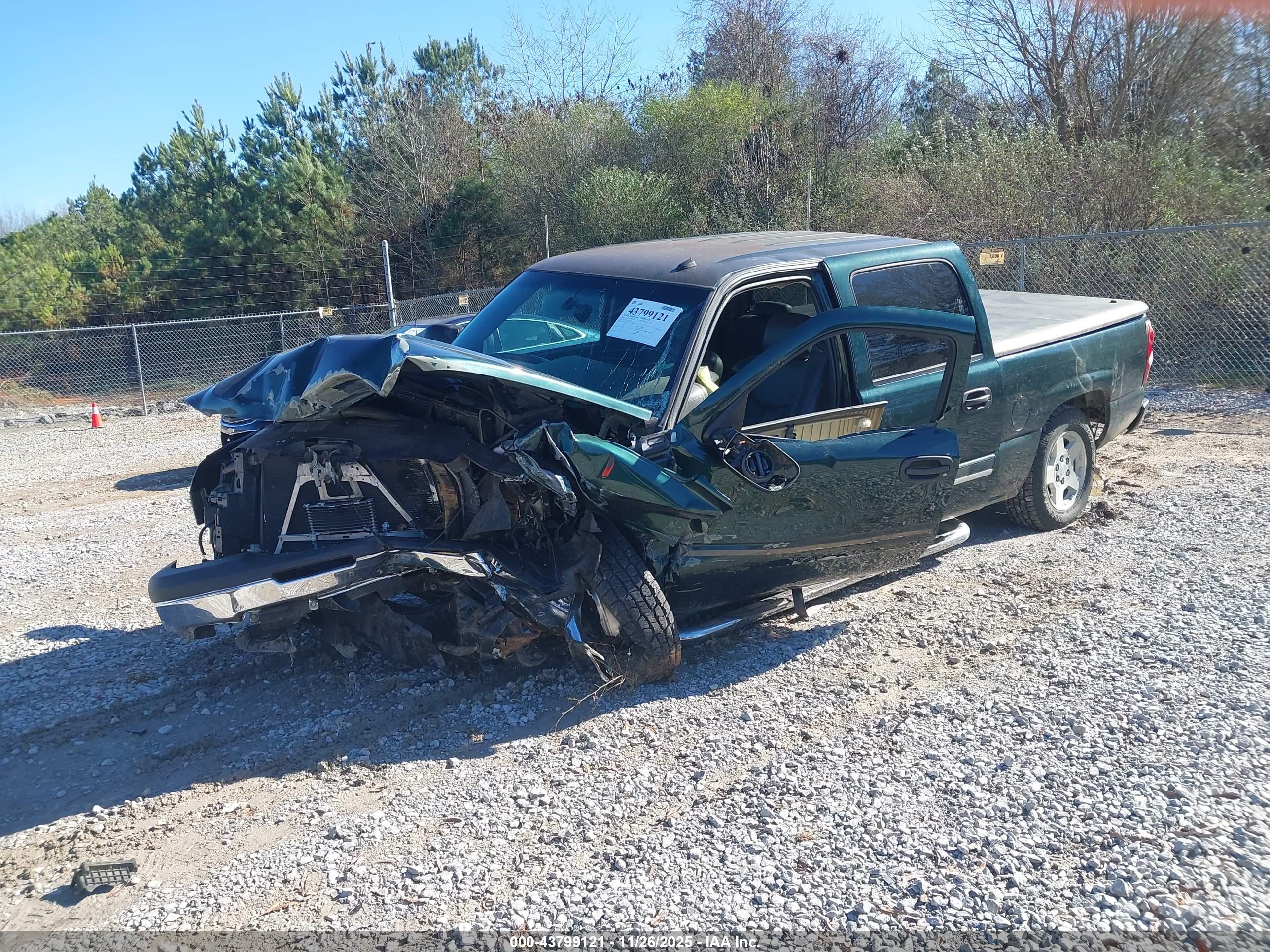 CHEVROLET SILVERADO image 2