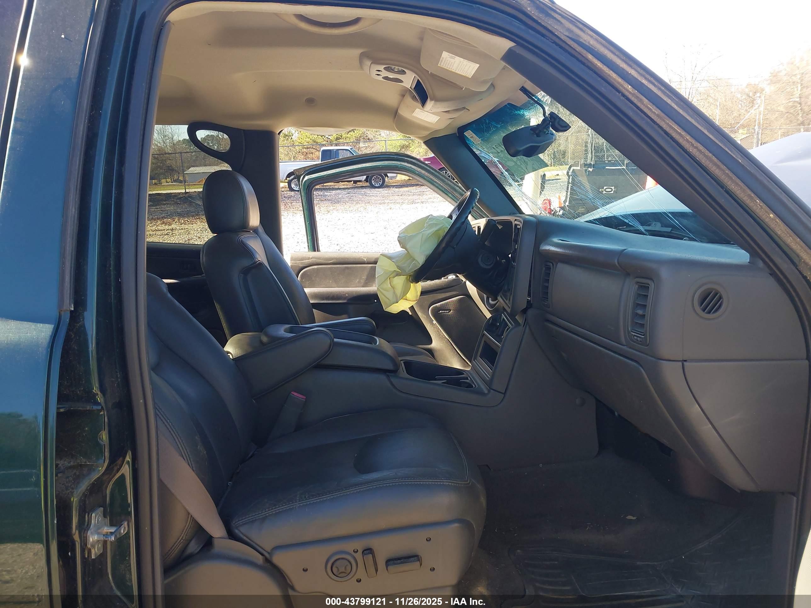 CHEVROLET SILVERADO image 5