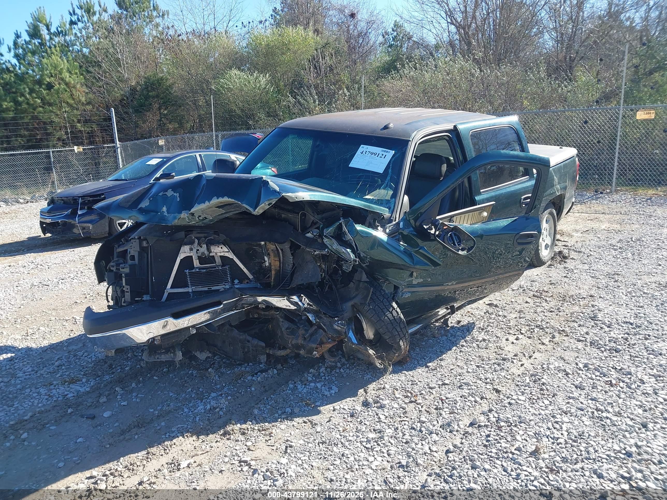 CHEVROLET SILVERADO image 6