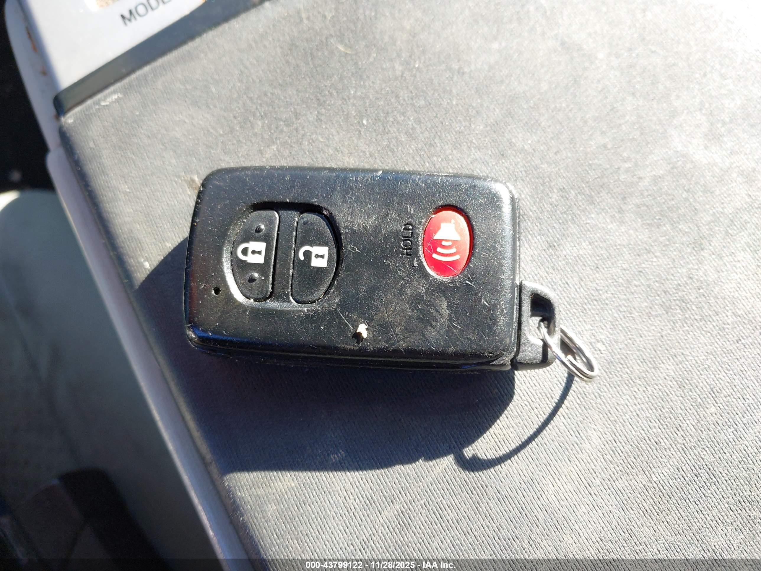 TOYOTA PRIUS image 11