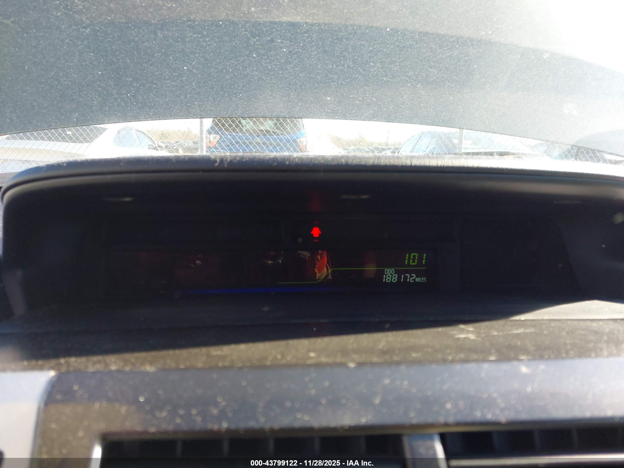 TOYOTA PRIUS image 7