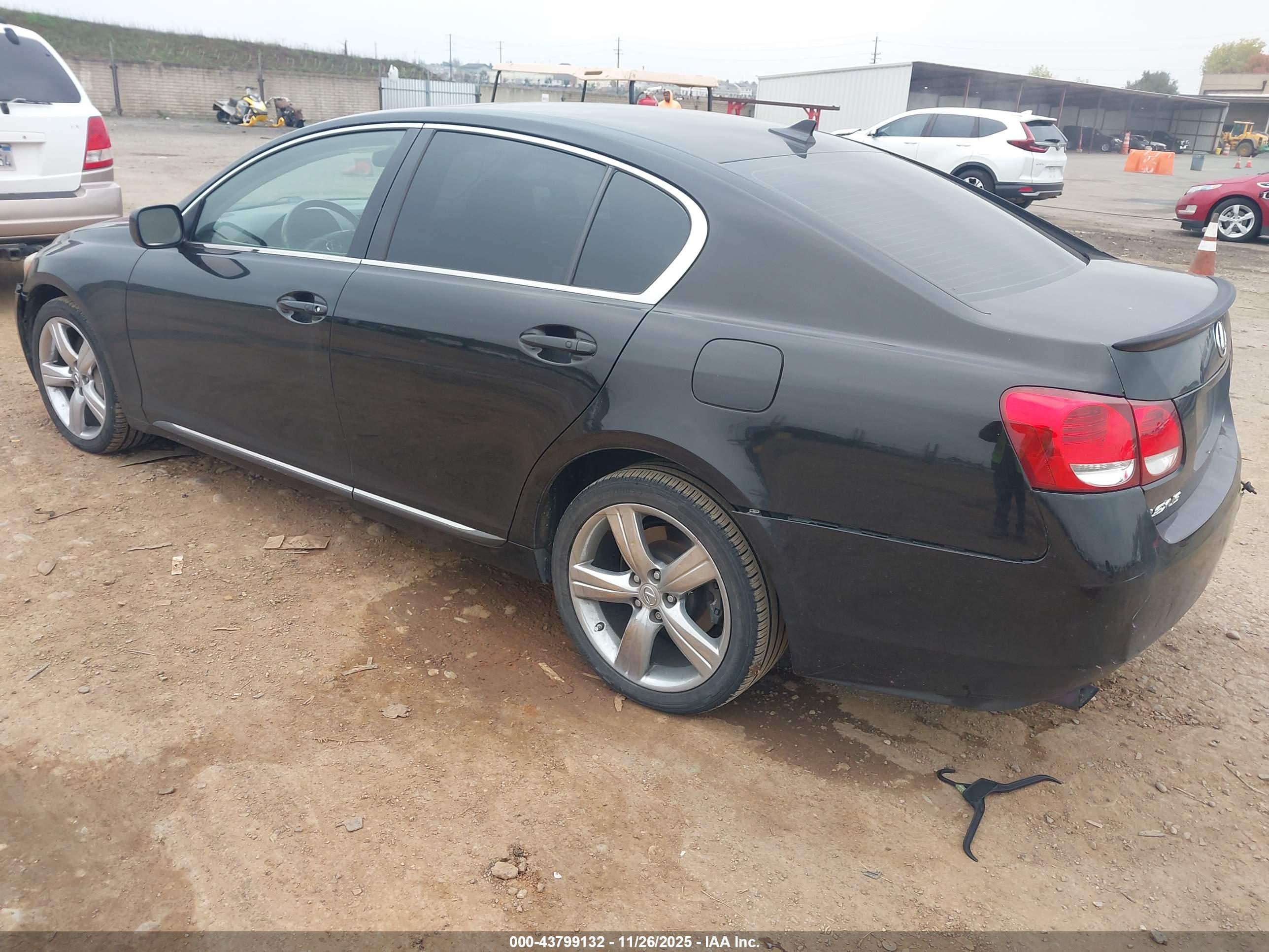 LEXUS GS image 3