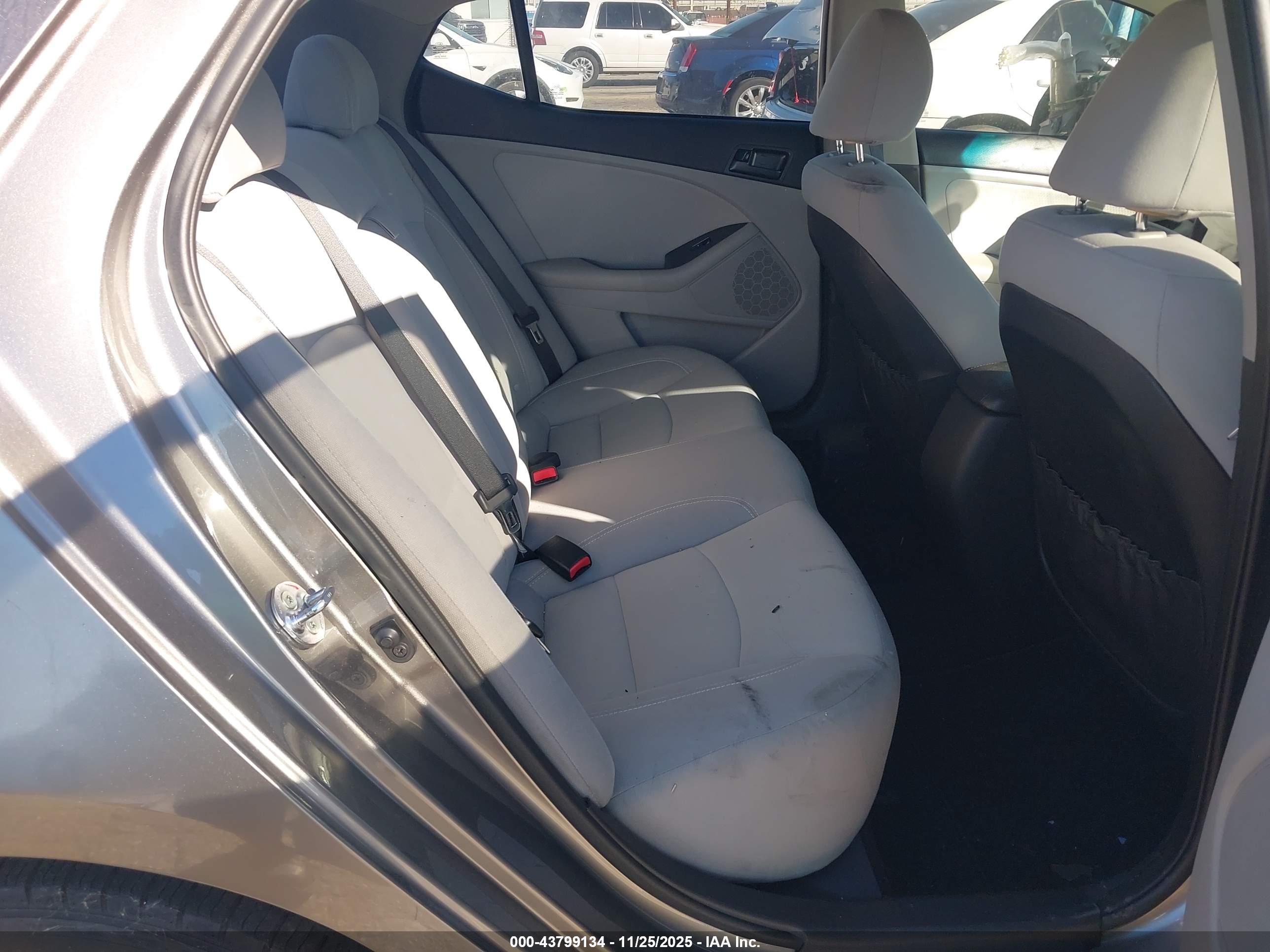KIA OPTIMA image 8