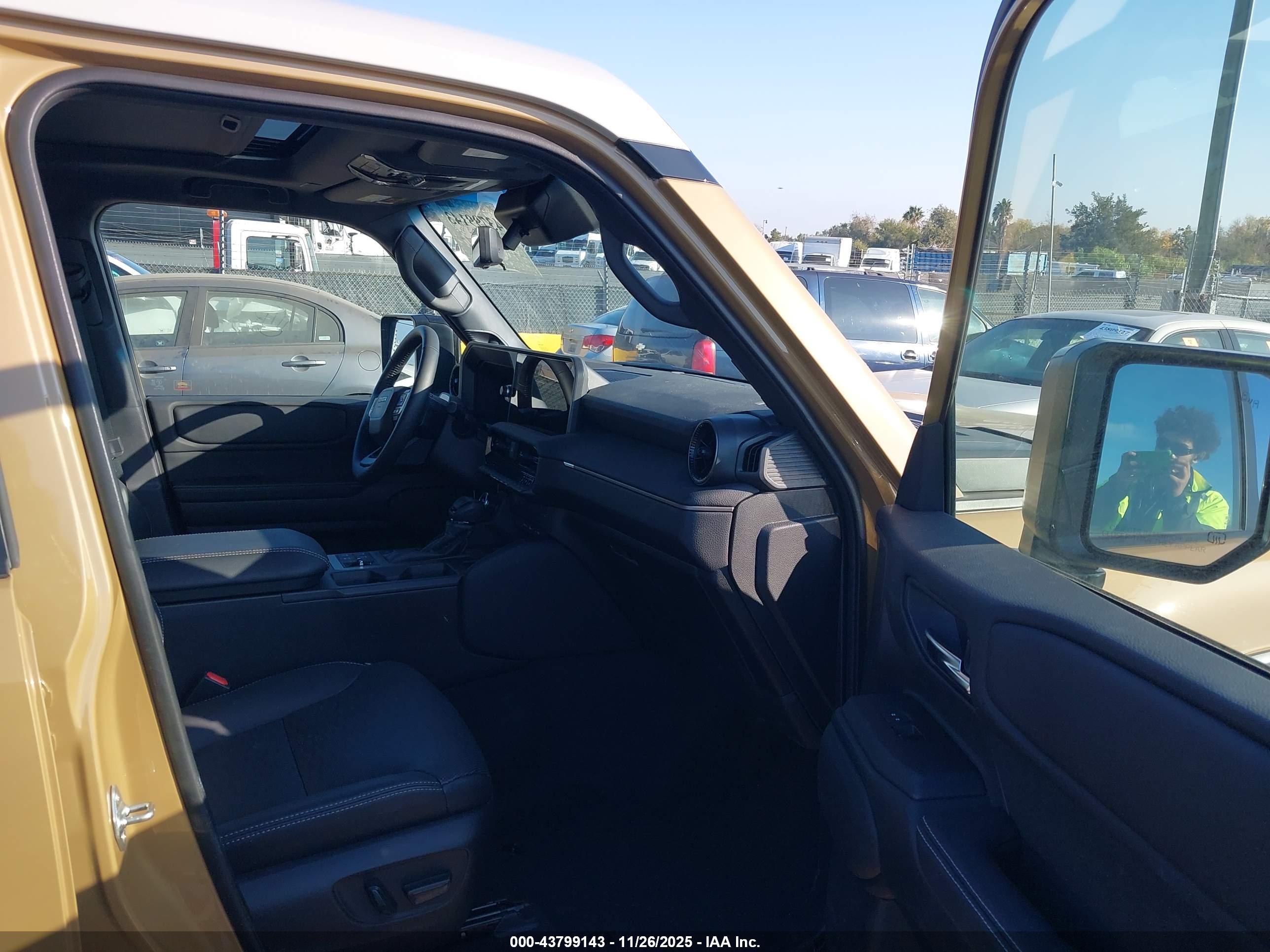 TOYOTA LAND image 5